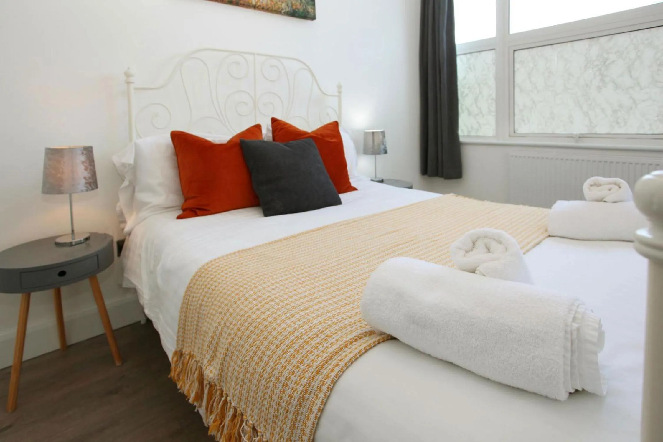 Bed in Sapphire House Apartments