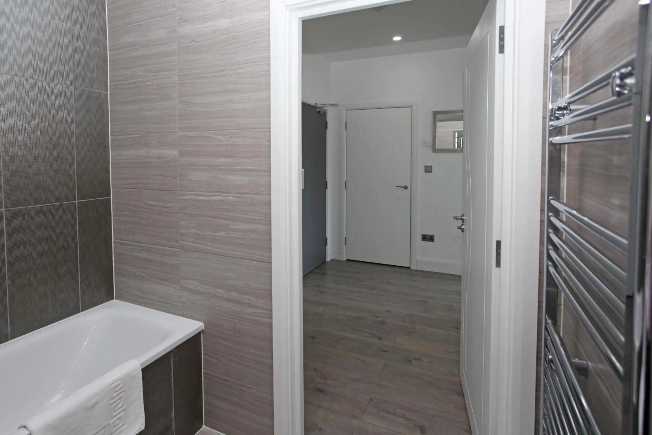 Bathroom in Sapphire House Apartments