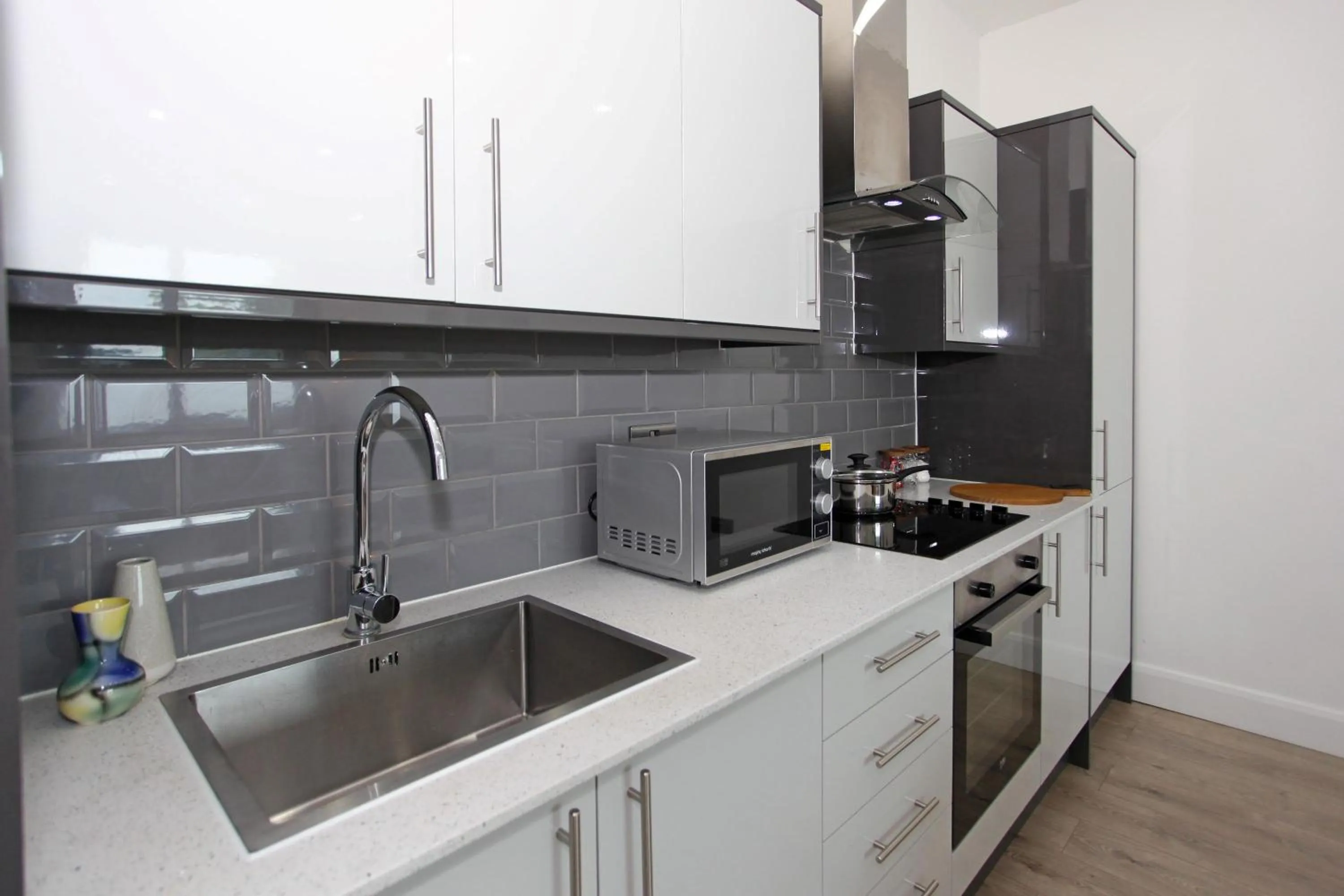 Kitchen or kitchenette in Sapphire House Apartments