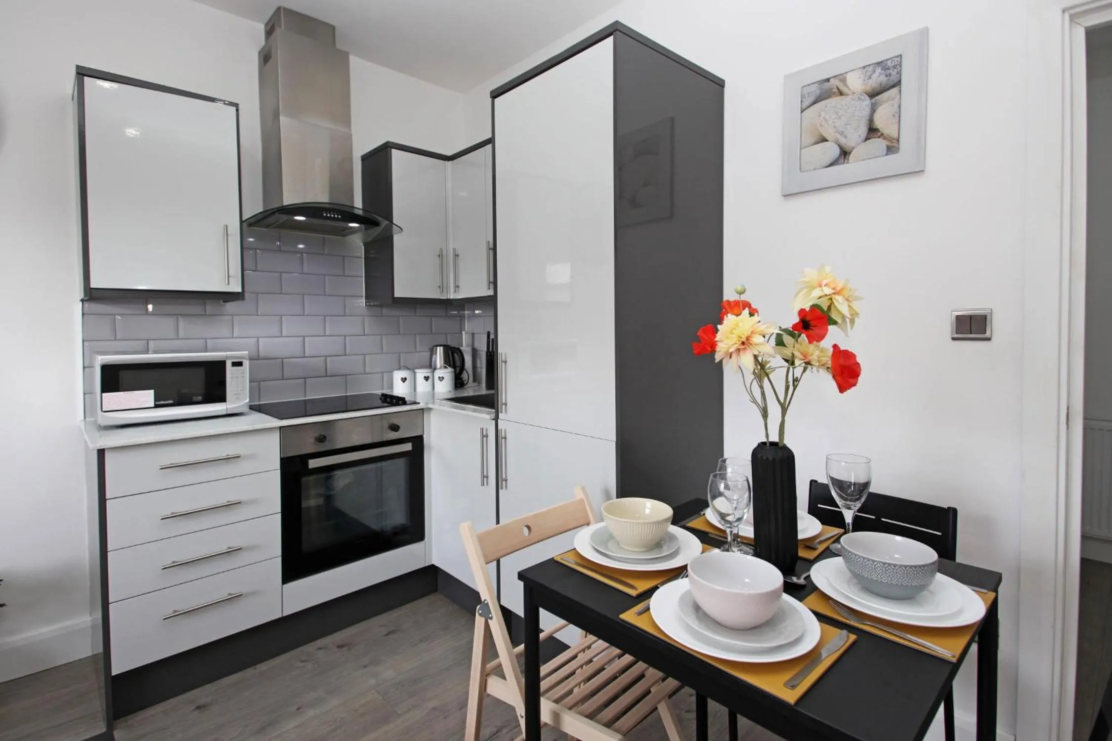 Dining area in Sapphire House Apartments