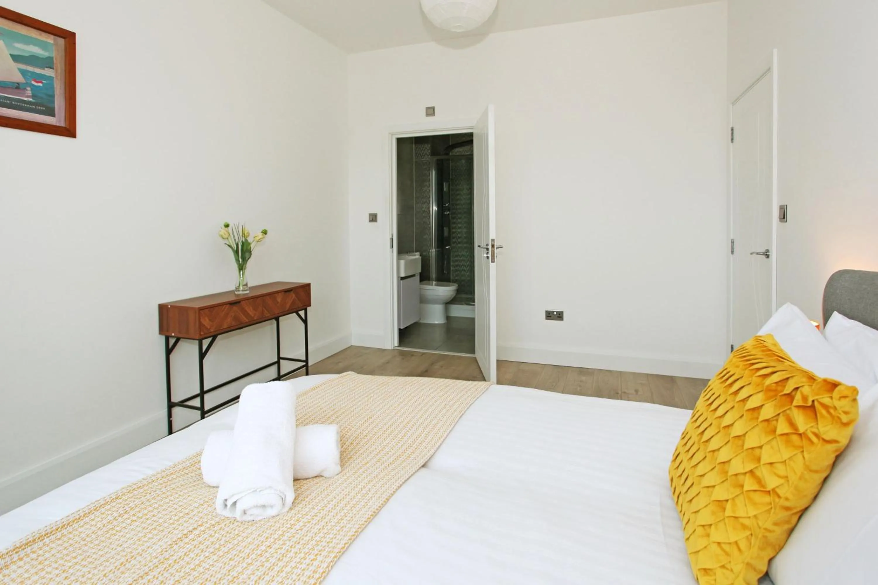 Bed in Sapphire House Apartments