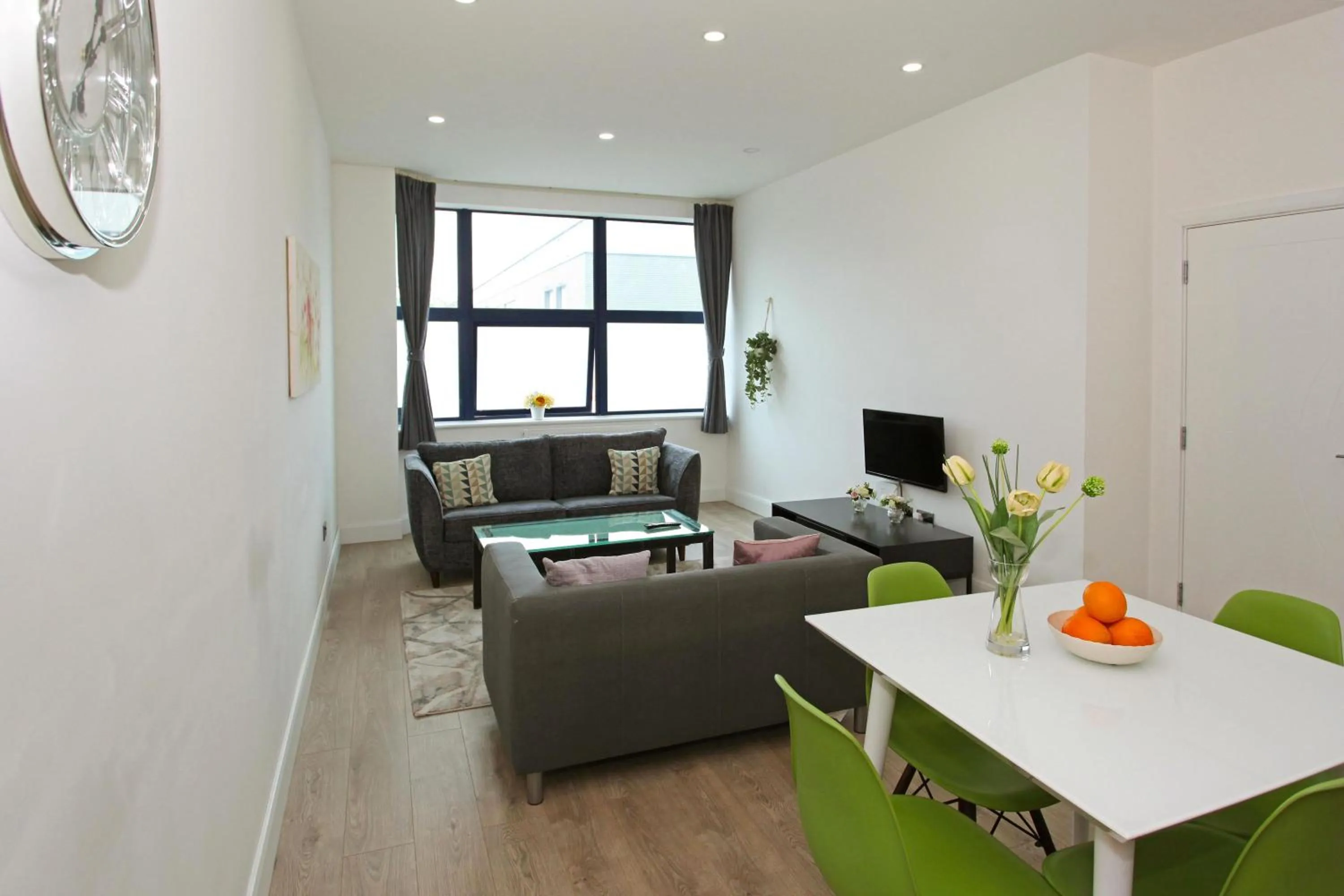 TV and multimedia in Sapphire House Apartments