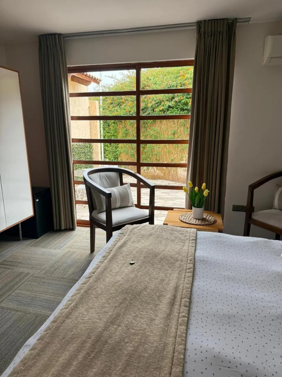 View (from property/room), Bed in Hotel Origenes