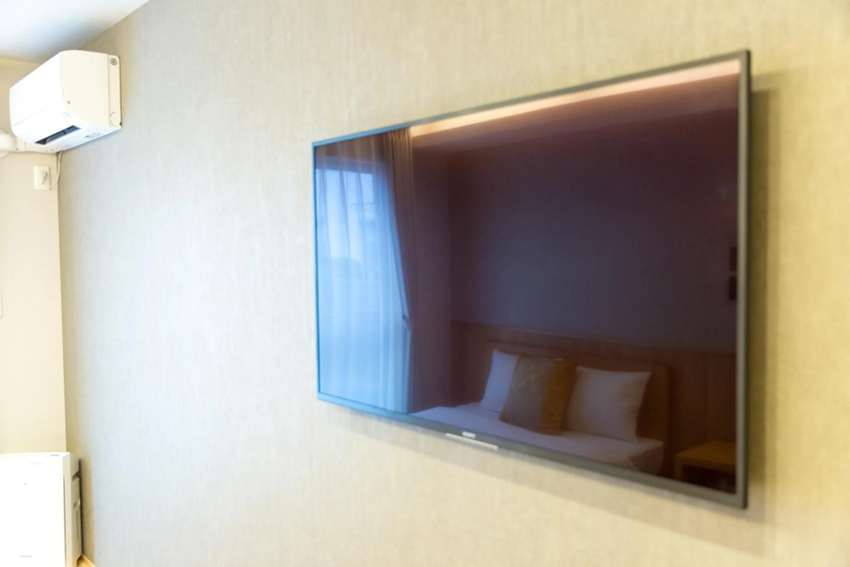 Photo of the whole room in GRAND BASE Hiroshima Hikarimachi