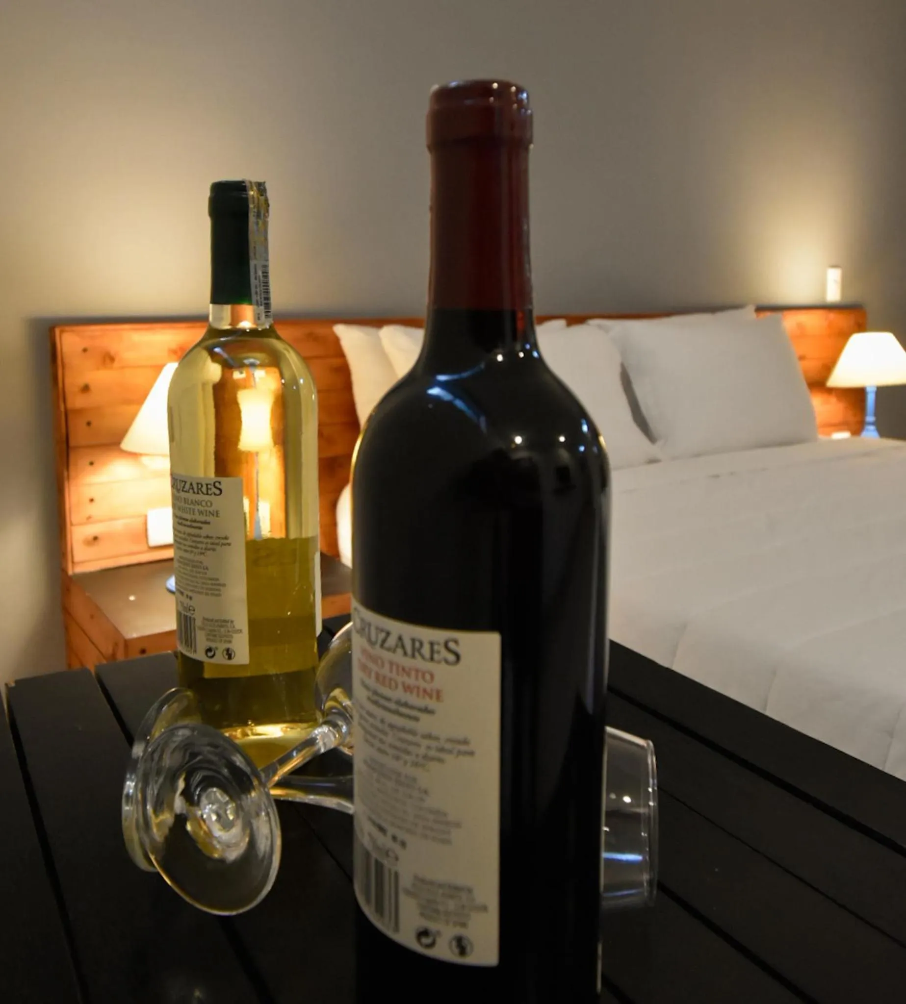 Drinks, Bed in Hotel Tik Medellin