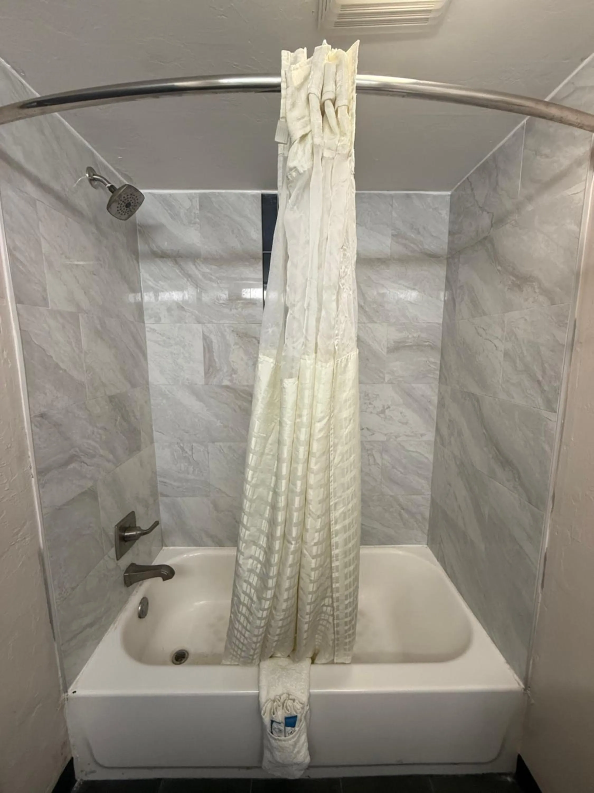 Bathroom in Americas Best Value Inn Ponca City