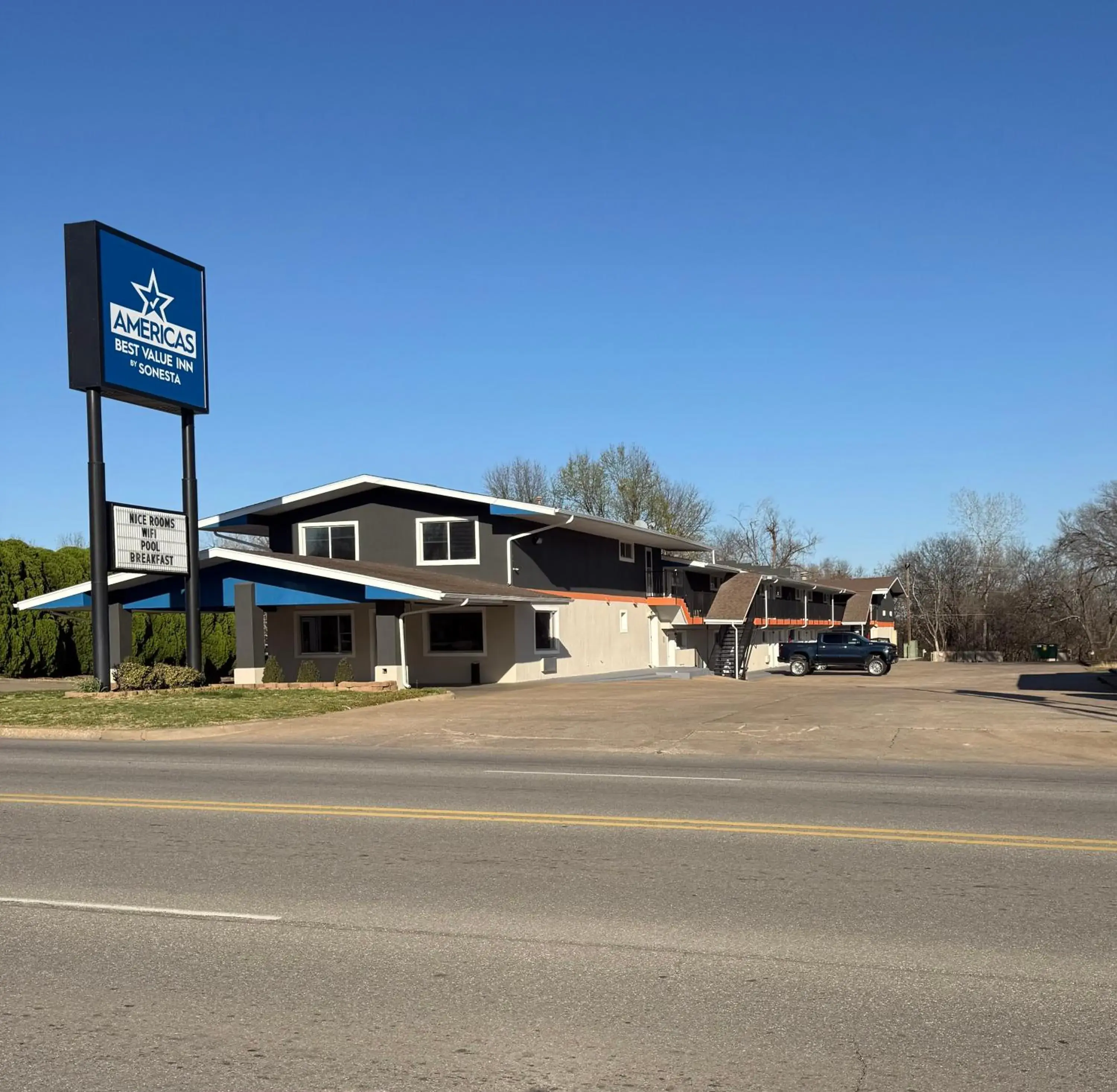 Property building in Americas Best Value Inn Ponca City Property building in Americas Best Value Inn Ponca City