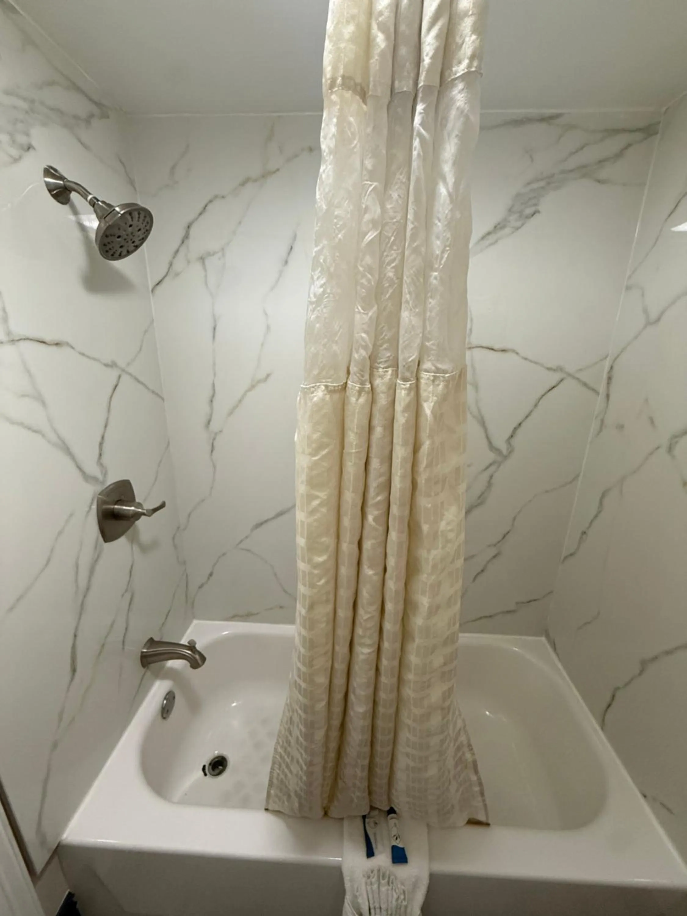 Bathroom in Americas Best Value Inn Ponca City