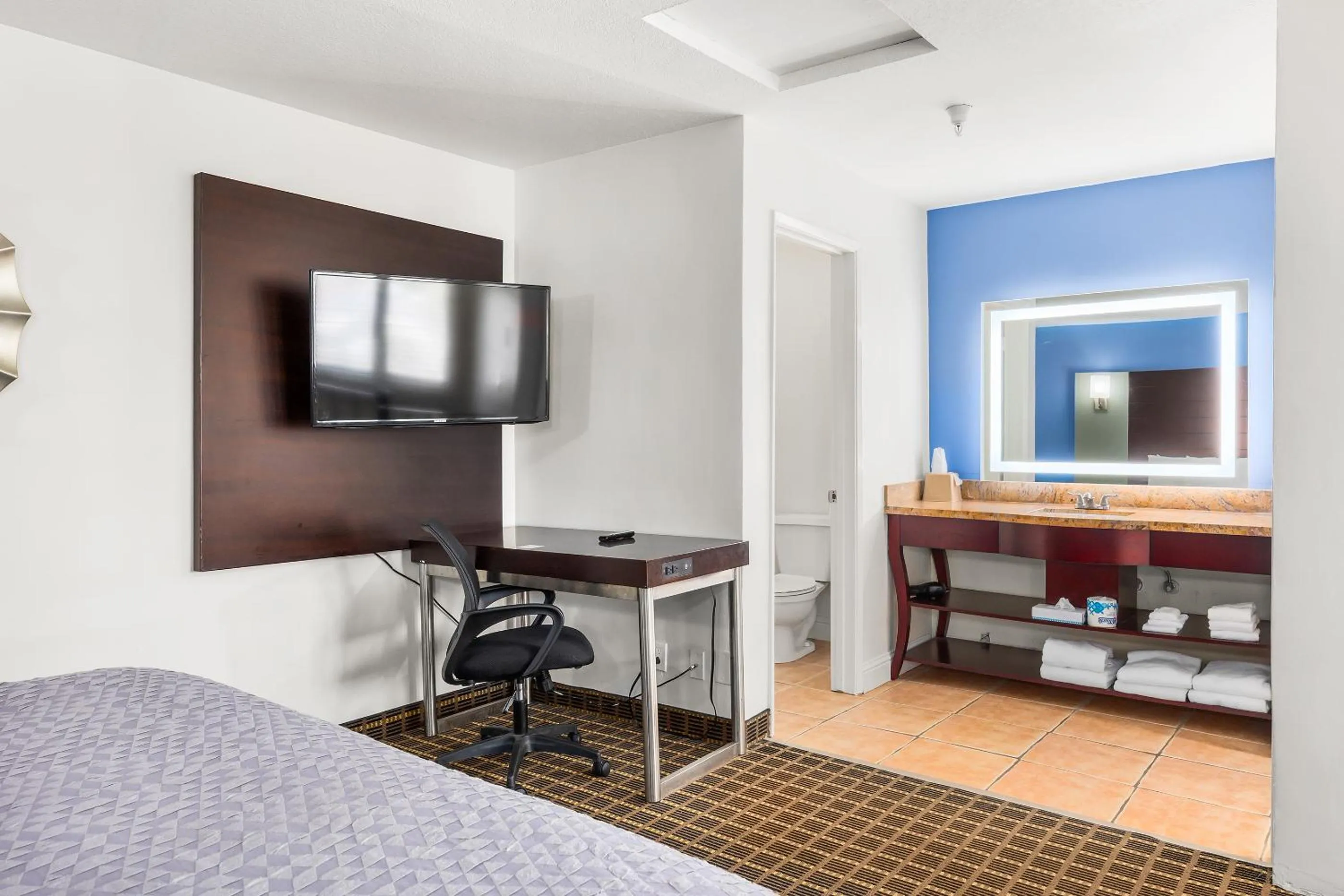 TV and multimedia, Bed in Hotel Solares