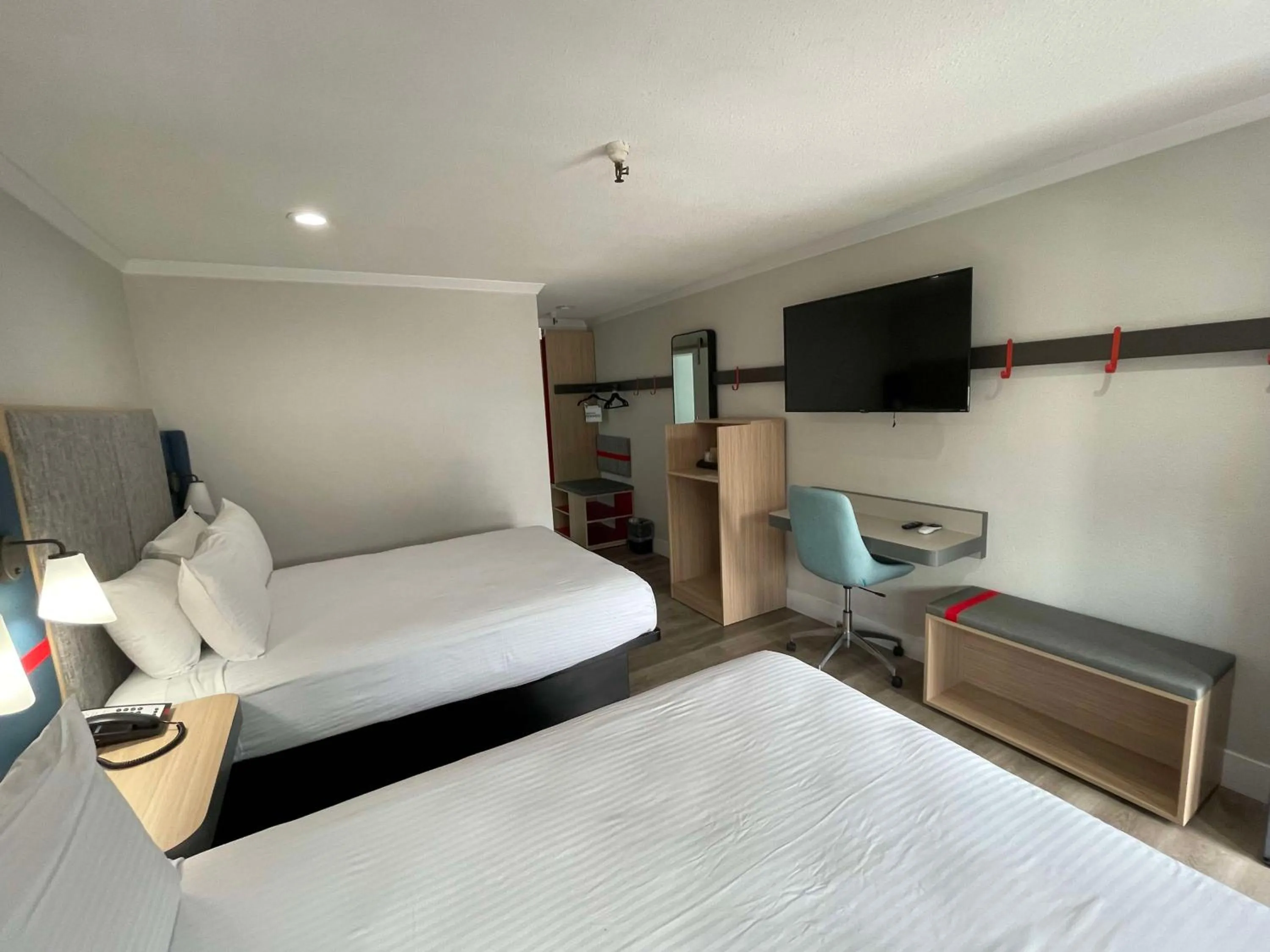 Bedroom, Bed in The Midtowner Hotel, SureStay Collection by Best Western