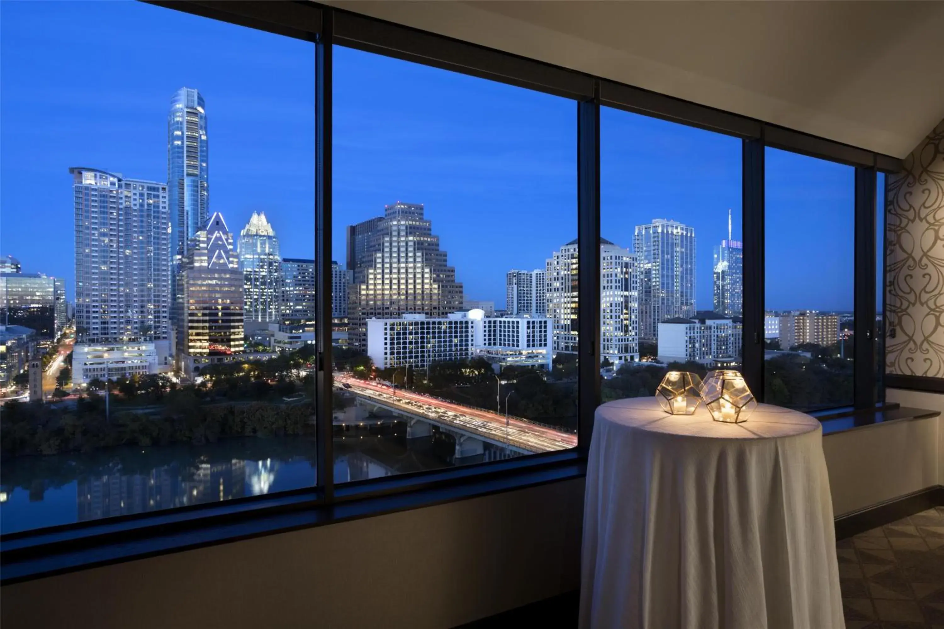 Restaurant/places to eat in Hyatt Regency Austin Restaurant/places to eat in Hyatt Regency Austin