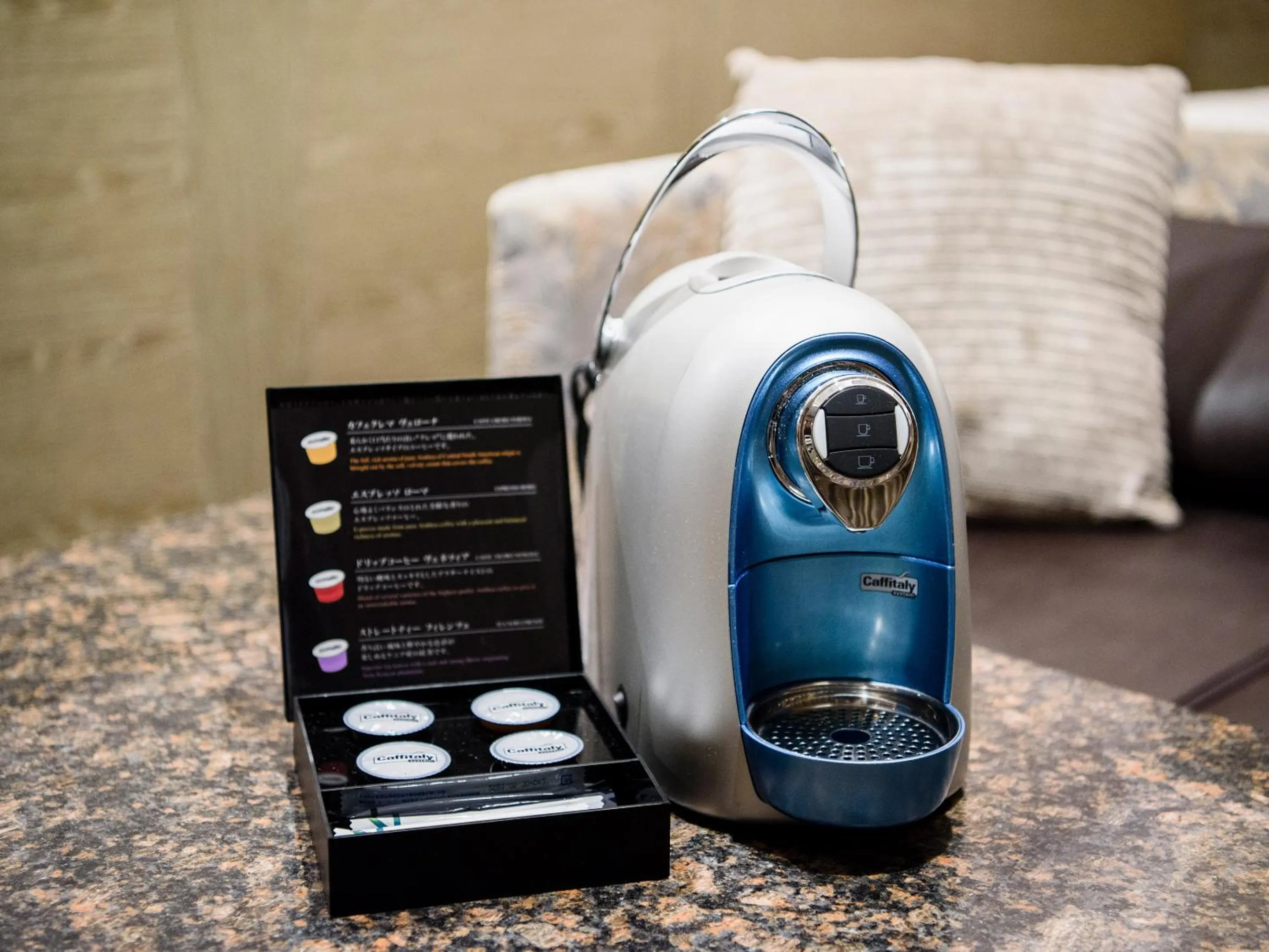 Coffee/tea facilities in Meguroholic Hotel