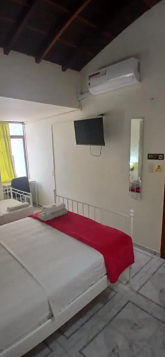Deluxe Double Room - single occupancy in Sam'S VIP Hostel San Gil Deluxe Double Room - single occupancy in Sam'S VIP Hostel San Gil