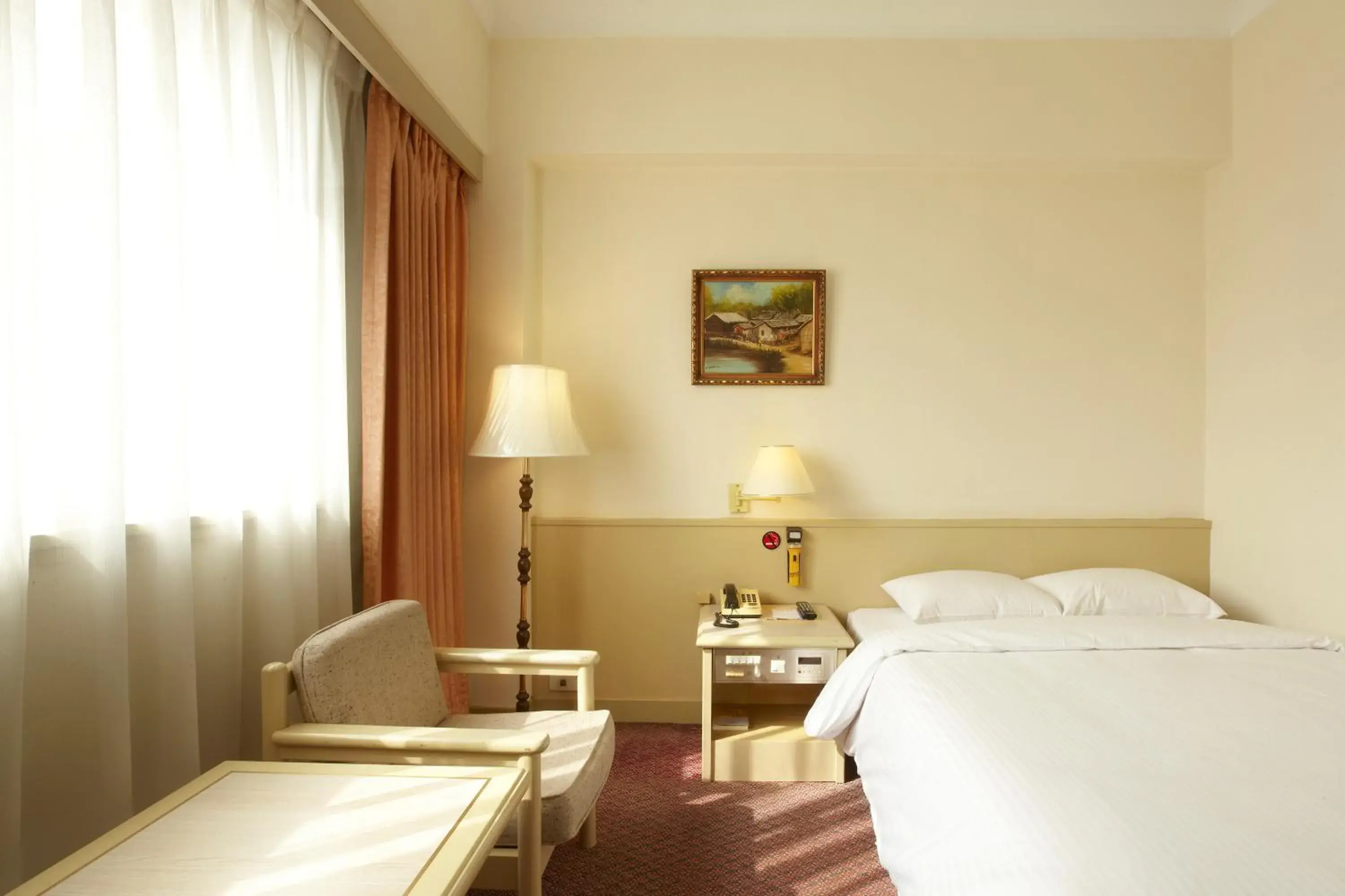 Standard Single Room in Emperor Hotel Standard Single Room in Emperor Hotel