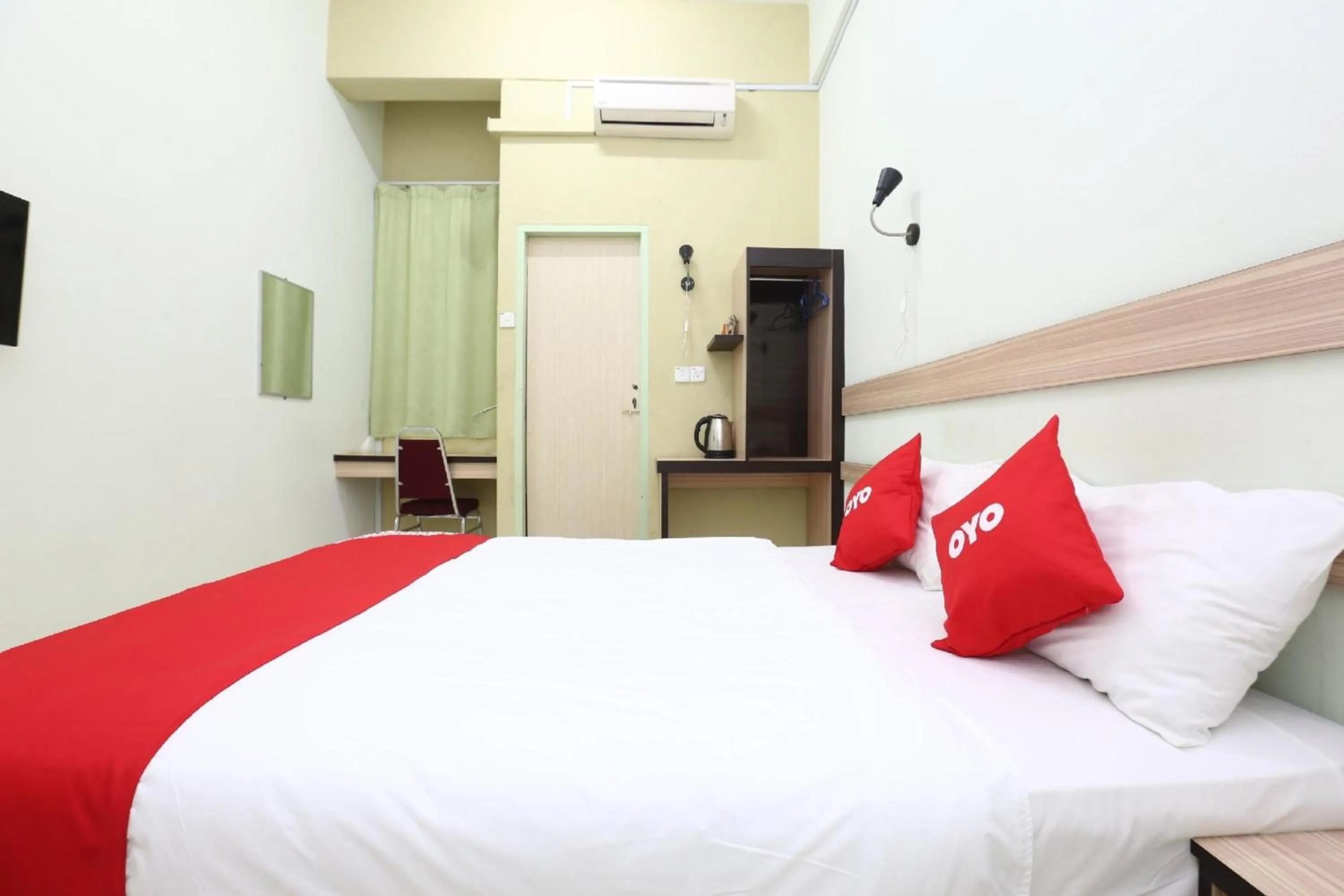 View (from property/room), Bed in Hotel O Green Mango @ Sri Cemerlang