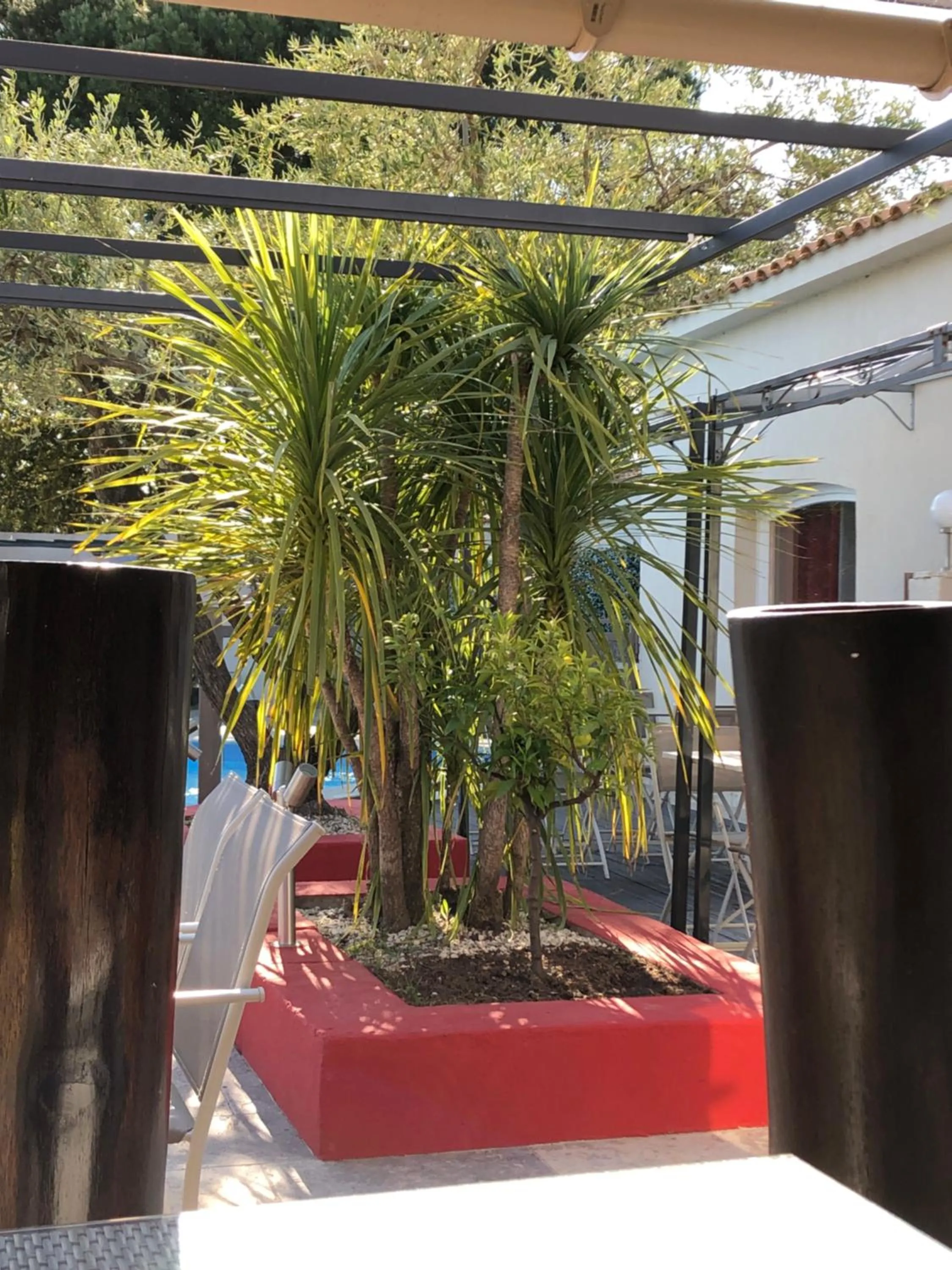 Restaurant/places to eat in Logis Hôtel Restaurant Les Aubuns