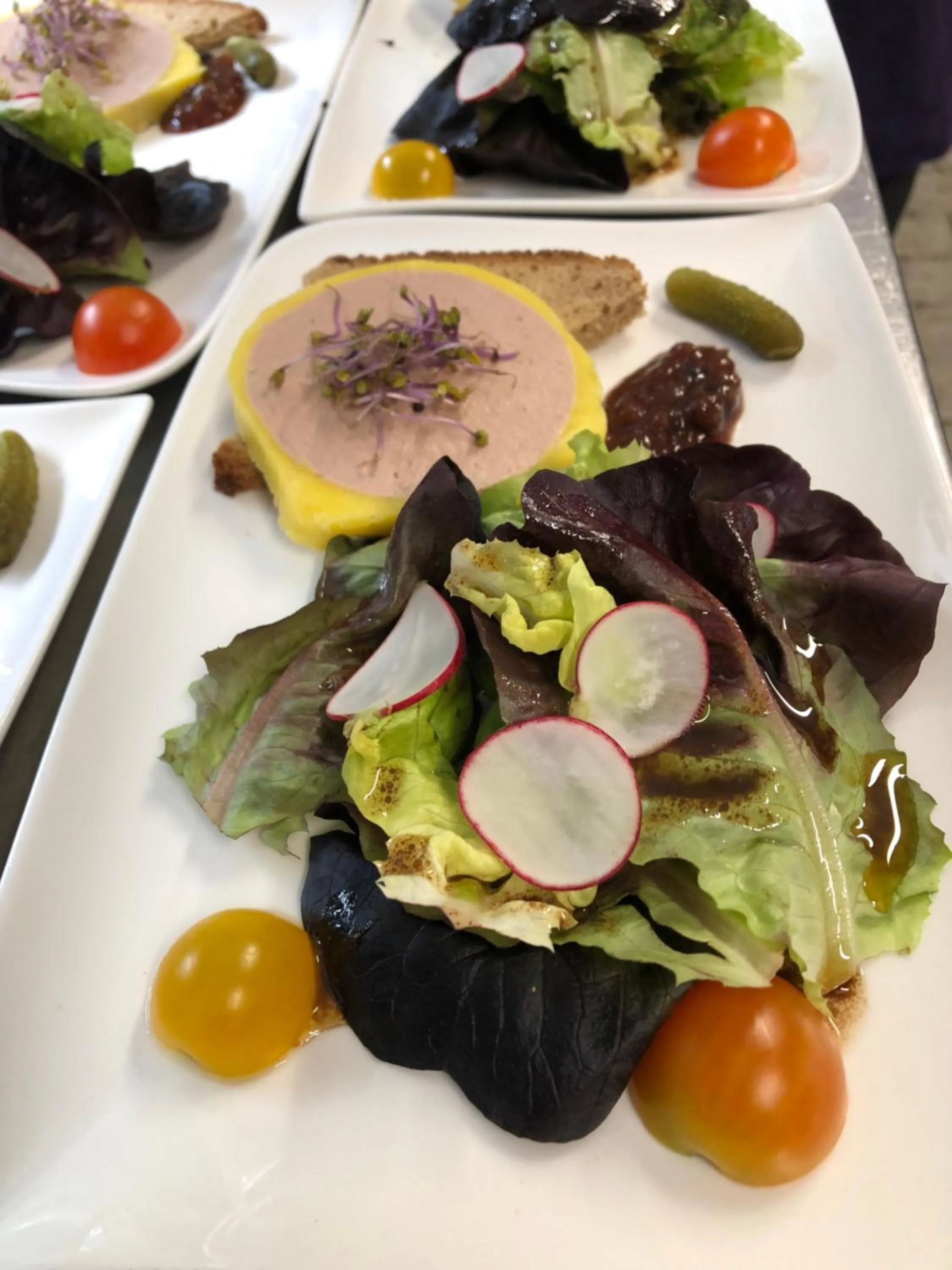 Food in Logis Hôtel Restaurant Les Aubuns