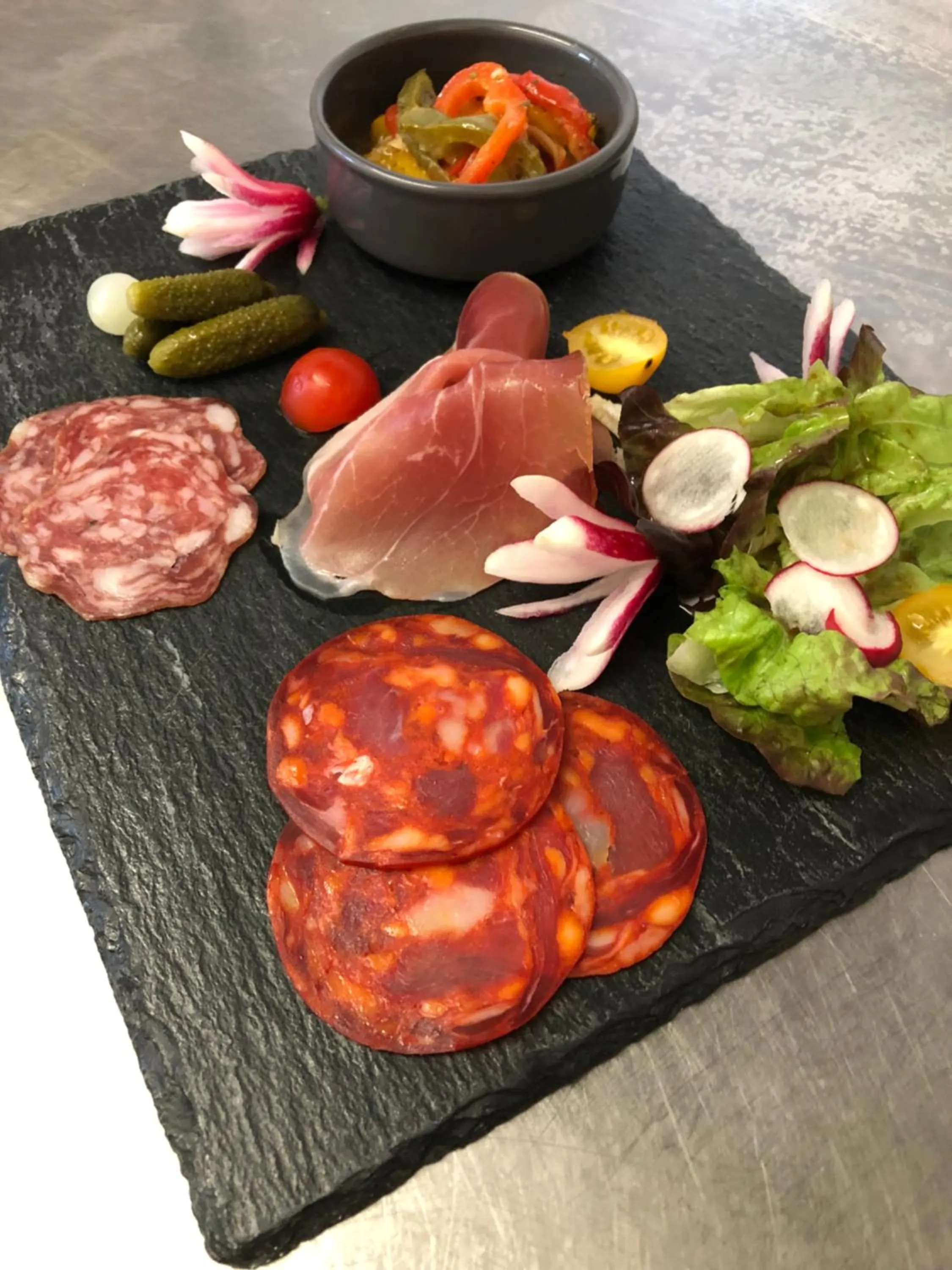 Food in Logis Hôtel Restaurant Les Aubuns