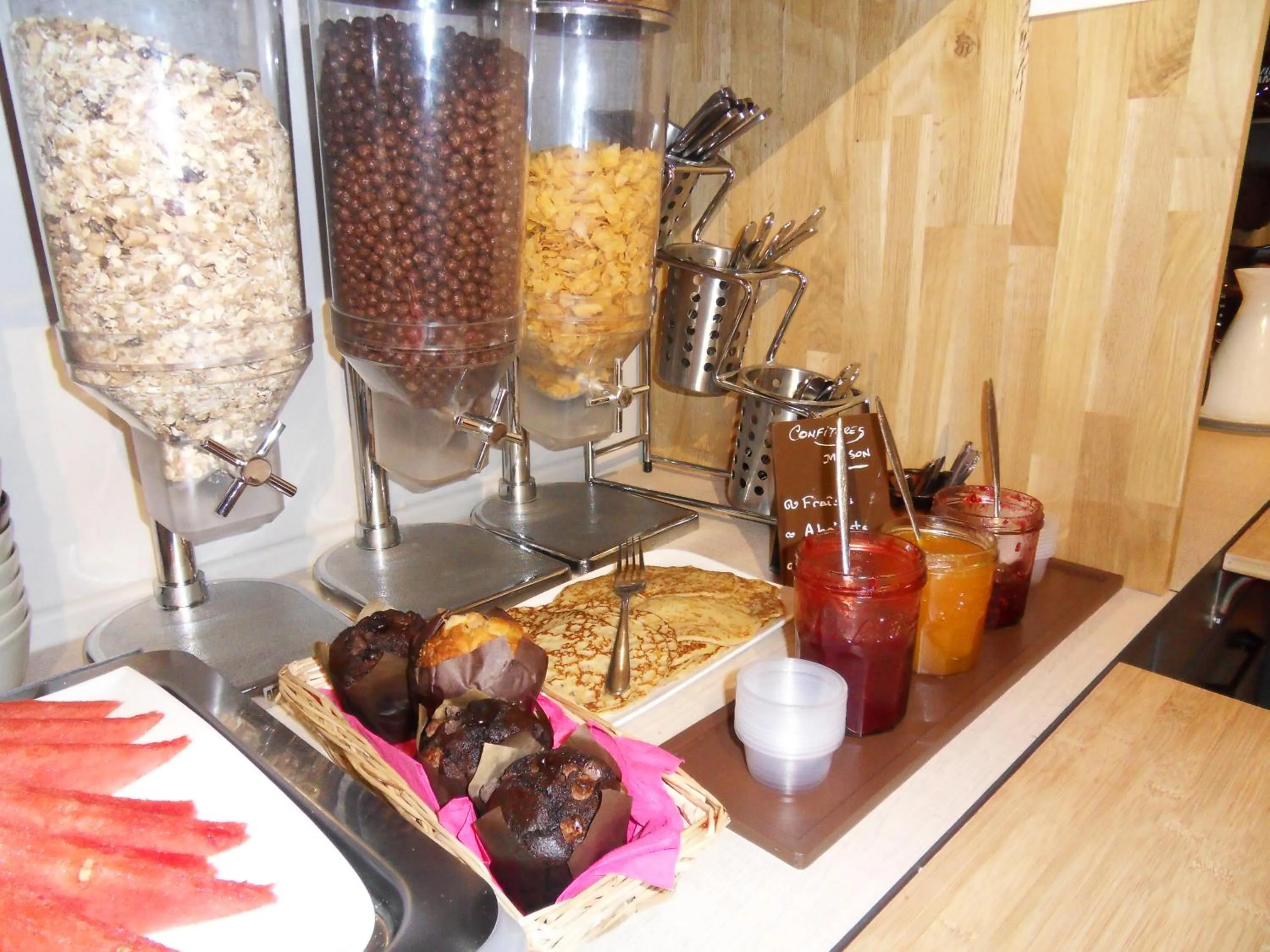 Buffet breakfast in Logis Hôtel Restaurant Les Aubuns