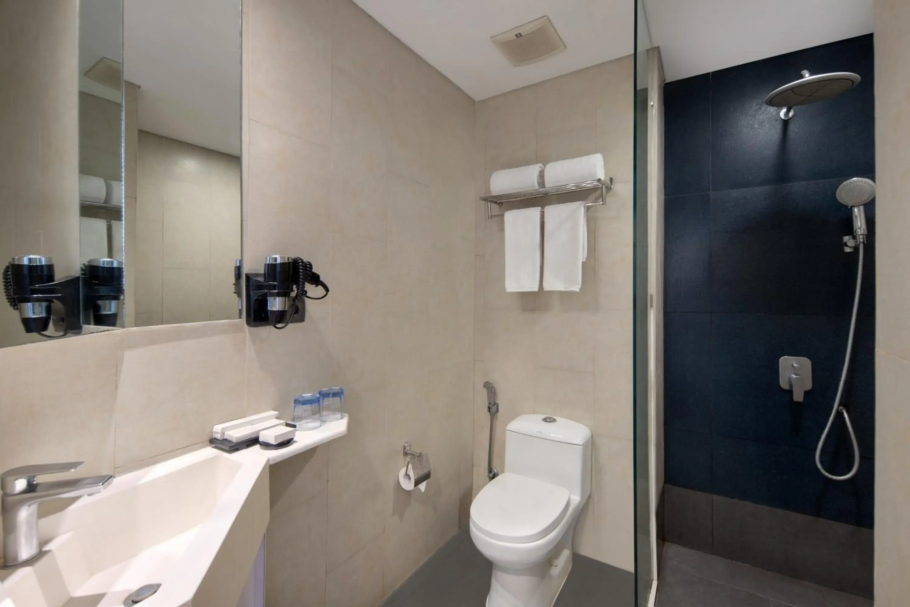 Bathroom in Four Star by Trans Hotel Bathroom in Four Star by Trans Hotel