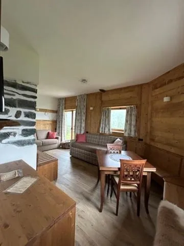 Bed in Edelweiss Hotel Champoluc