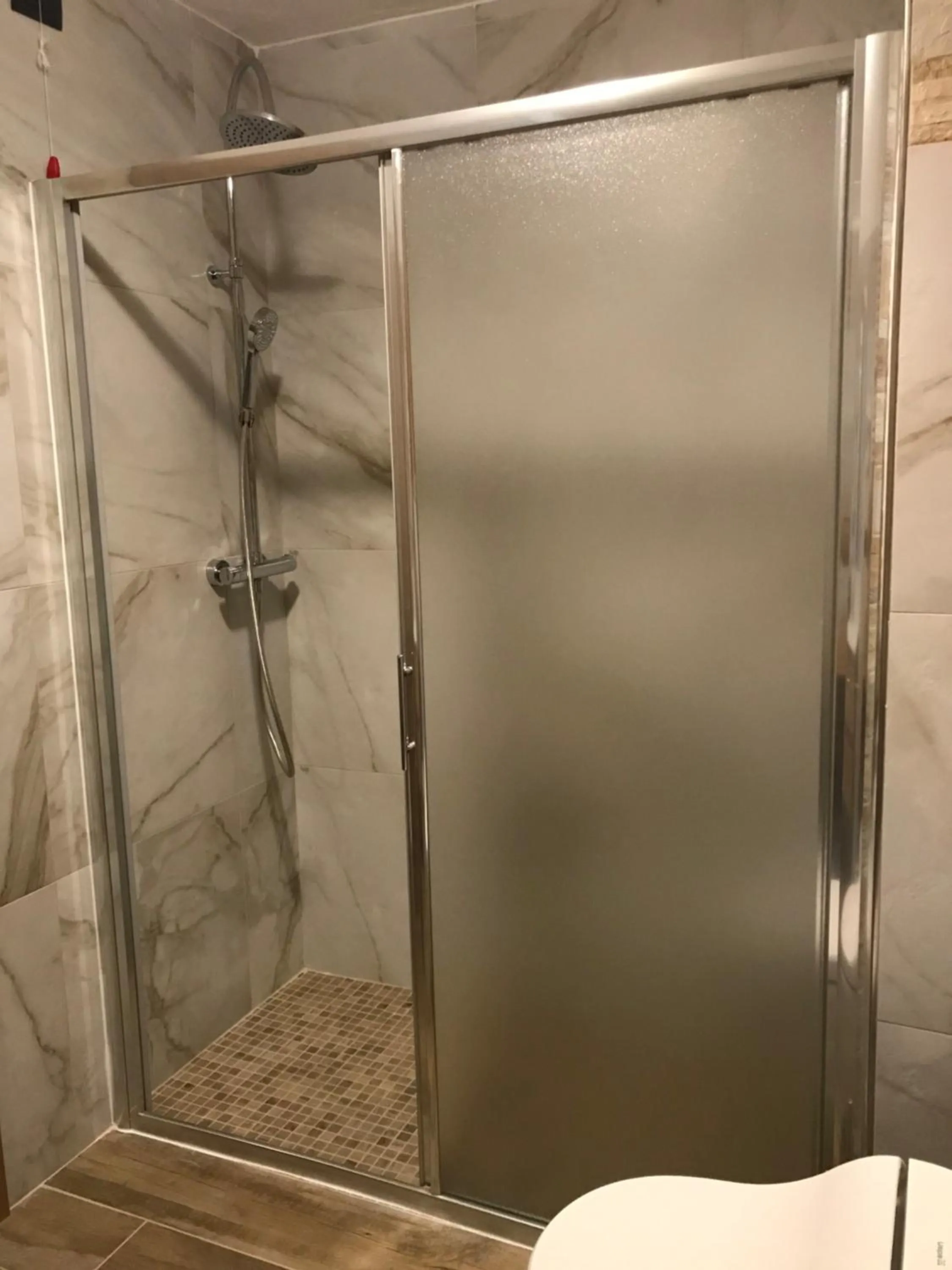 Shower in Edelweiss Hotel Champoluc