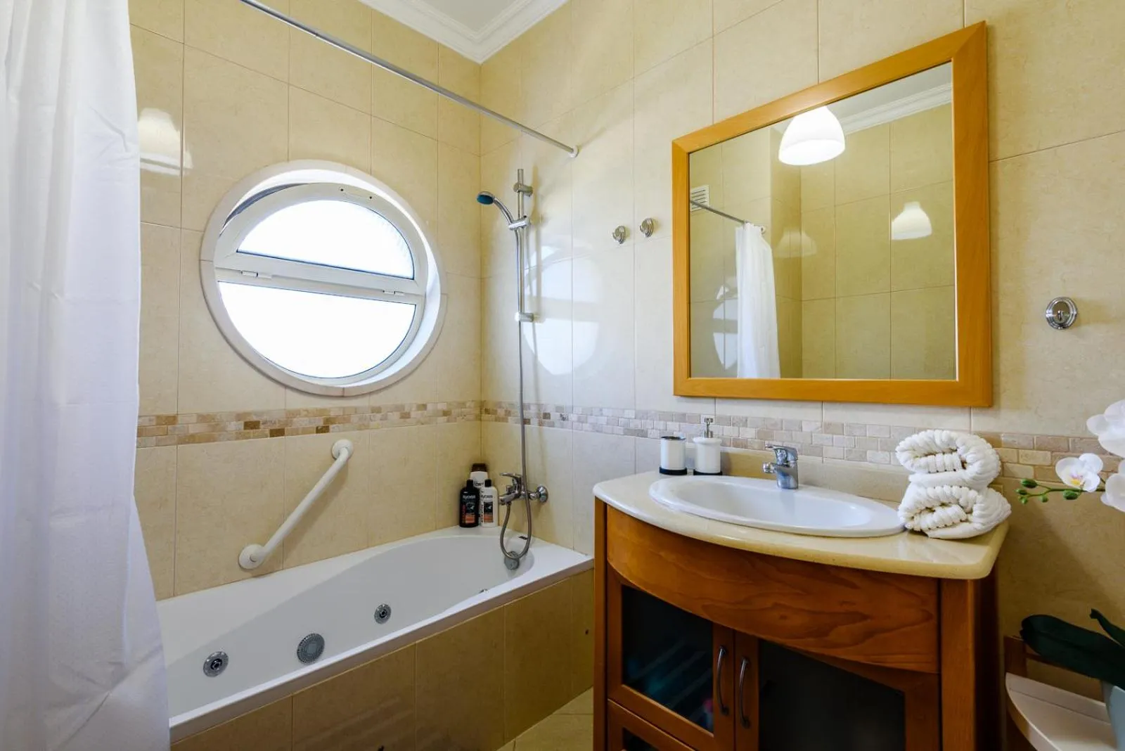 Shower in BnB Homes Ocean view Apartment with 3 spacious Terraces, 2 Swimming pools & Tennis court