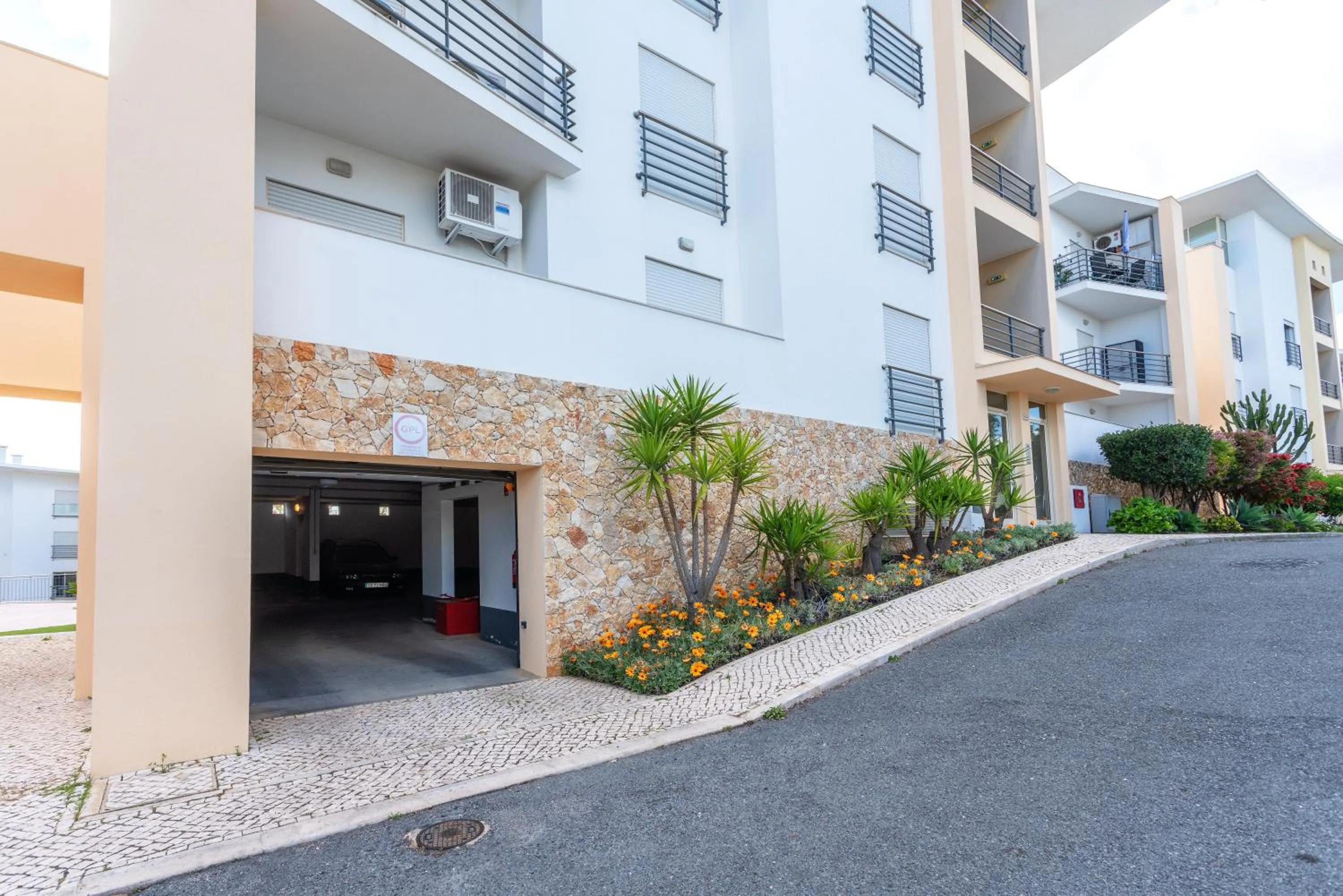 Property building in BnB Homes Ocean view Apartment with 3 spacious Terraces, 2 Swimming pools & Tennis court