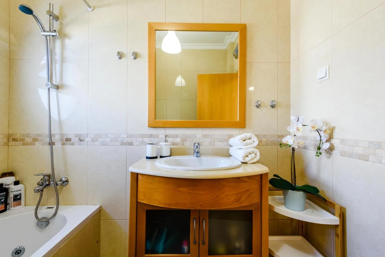Shower in BnB Homes Ocean view Apartment with 3 spacious Terraces, 2 Swimming pools & Tennis court