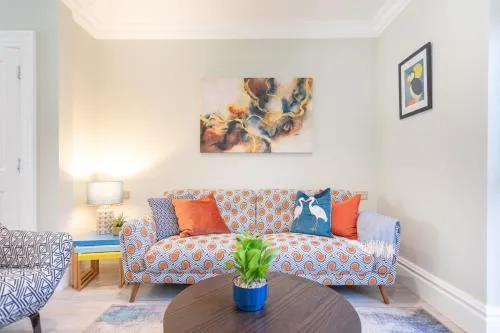 5 Star - The Ulsterville Residences - Free On-site Parking
