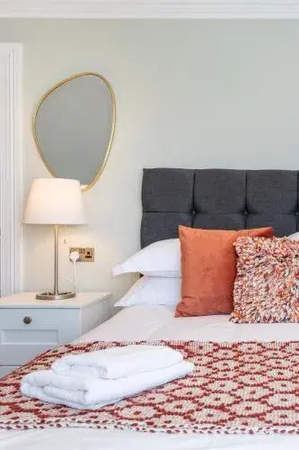 Deluxe Apartment in 5 Star - The Ulsterville Residences - Free On-site Parking Deluxe Apartment in 5 Star - The Ulsterville Residences - Free On-site Parking