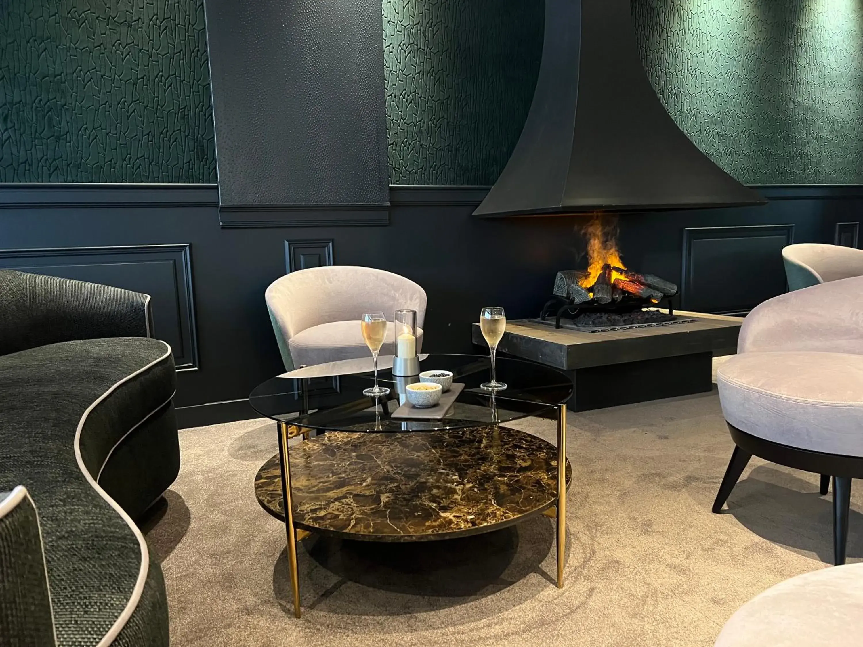 Lounge or bar in La Loggia Appart'Hôtel & Spa Lounge or bar in La Loggia Appart'Hôtel & Spa