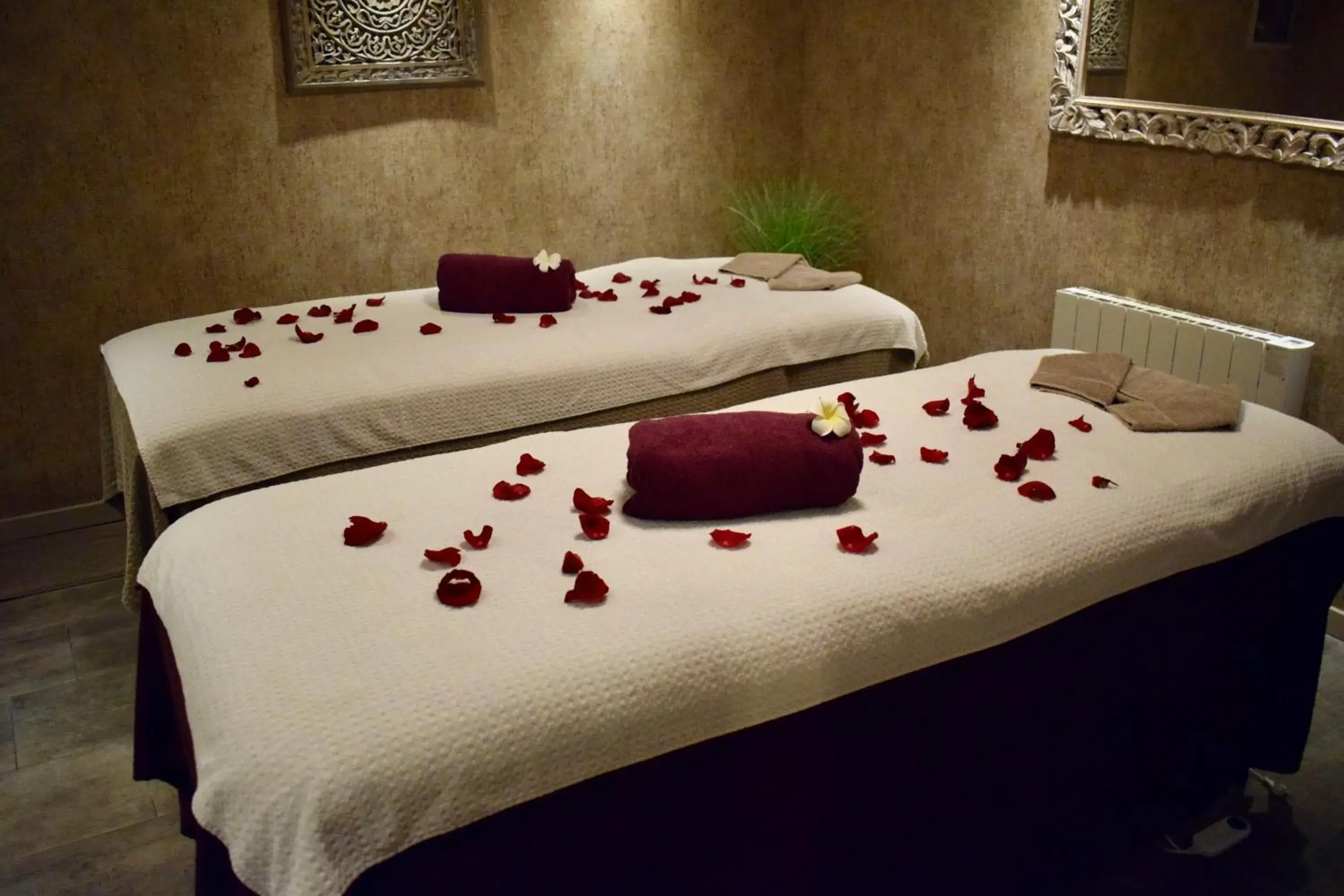 Bed in La Loggia Appart'Hôtel & Spa Bed in La Loggia Appart'Hôtel & Spa