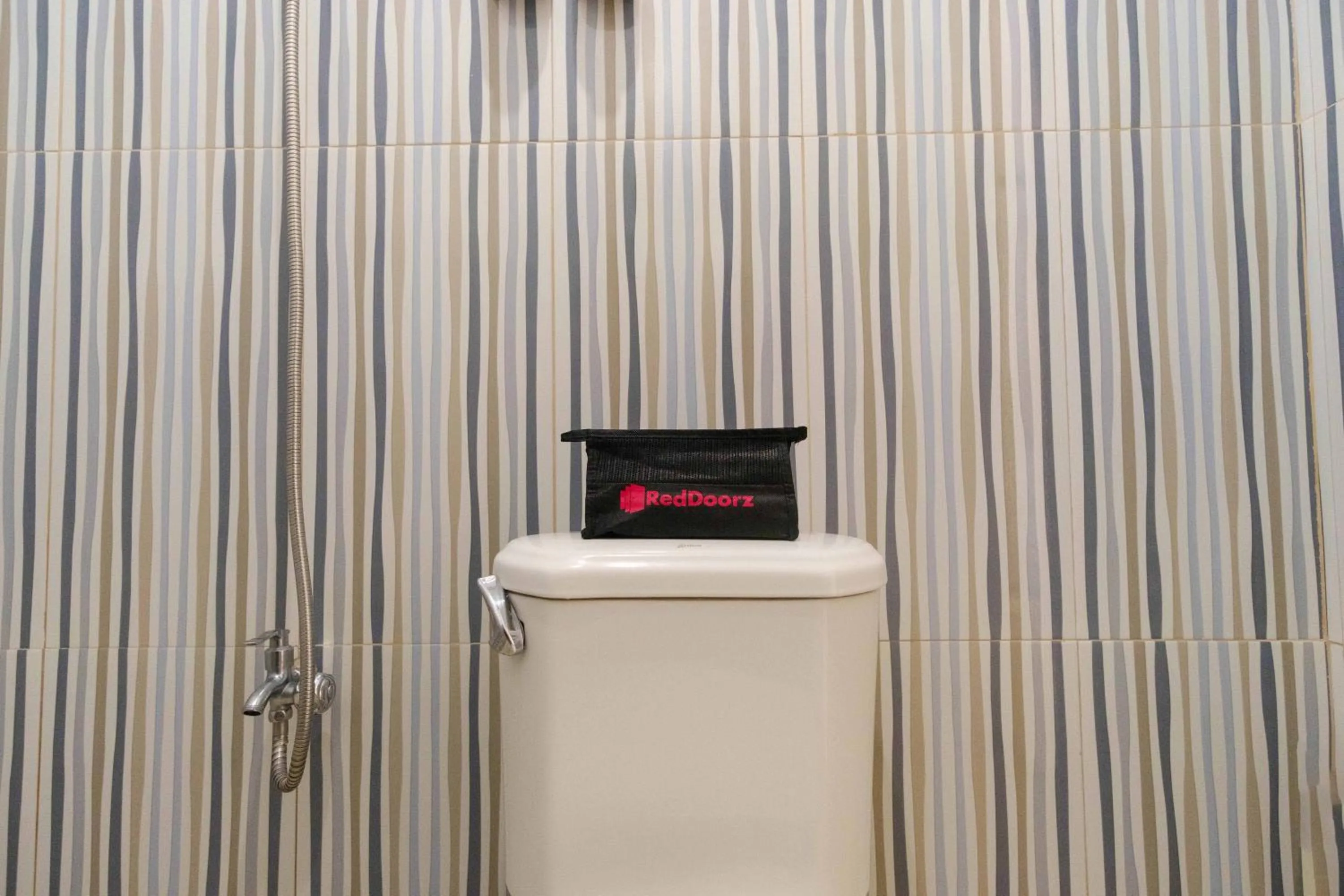 Bathroom in RedDoorz @ Prince JB Beach Resort Zambales