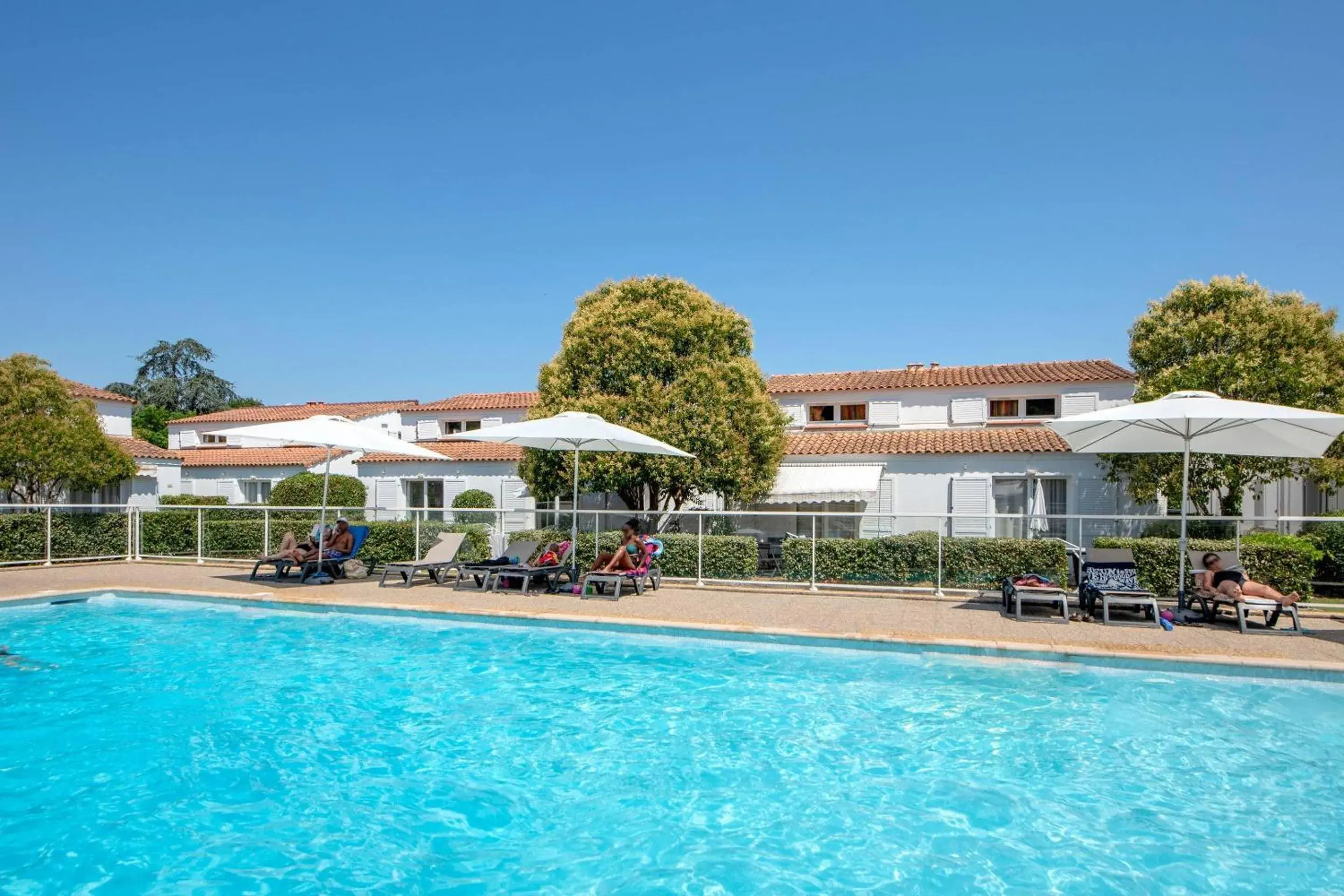 Swimming pool in Comfort Aparthotel Mandelieu la Napoule Village Swimming pool in Comfort Aparthotel Mandelieu la Napoule Village