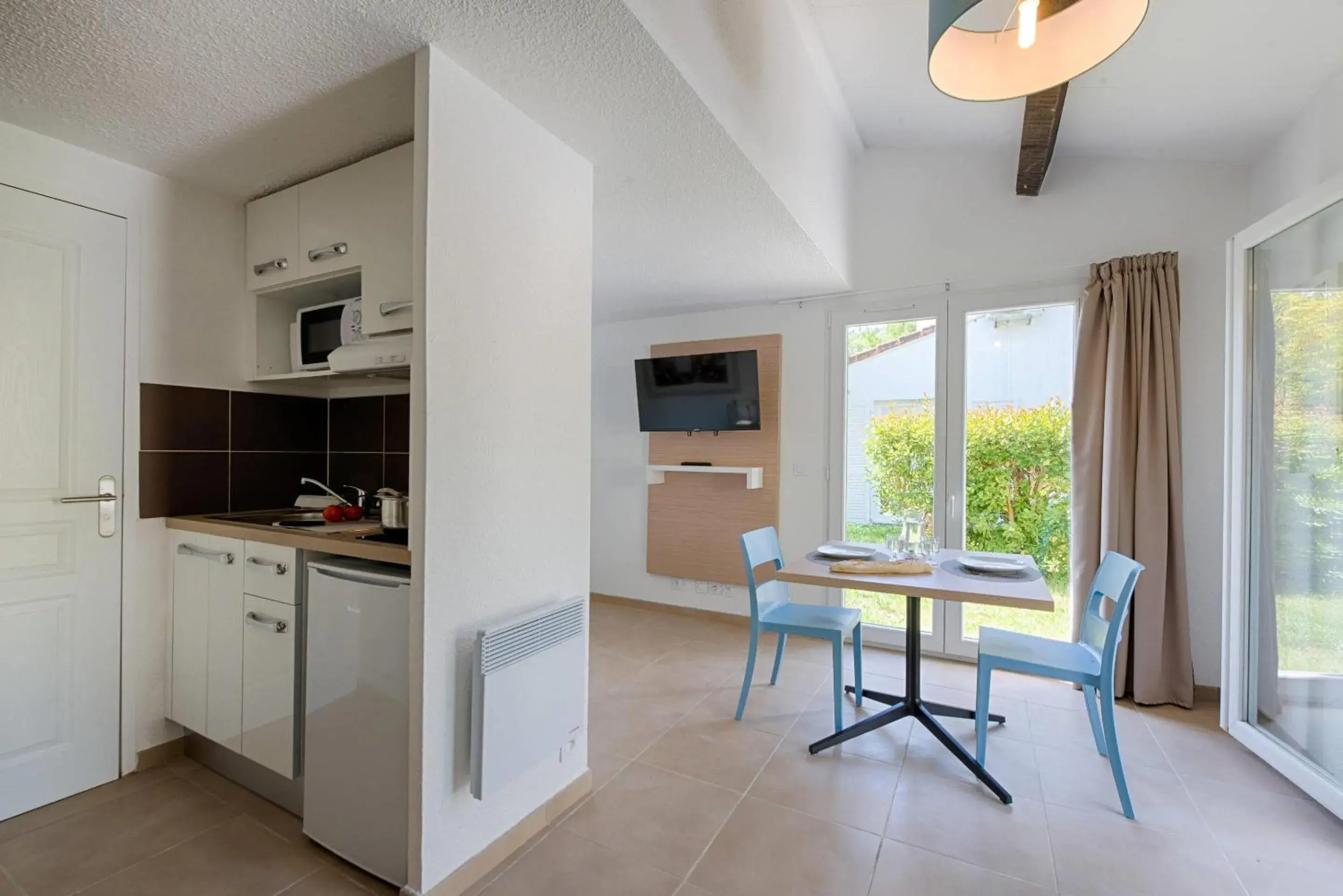 Bedroom in Comfort Aparthotel Mandelieu la Napoule Village Bedroom in Comfort Aparthotel Mandelieu la Napoule Village