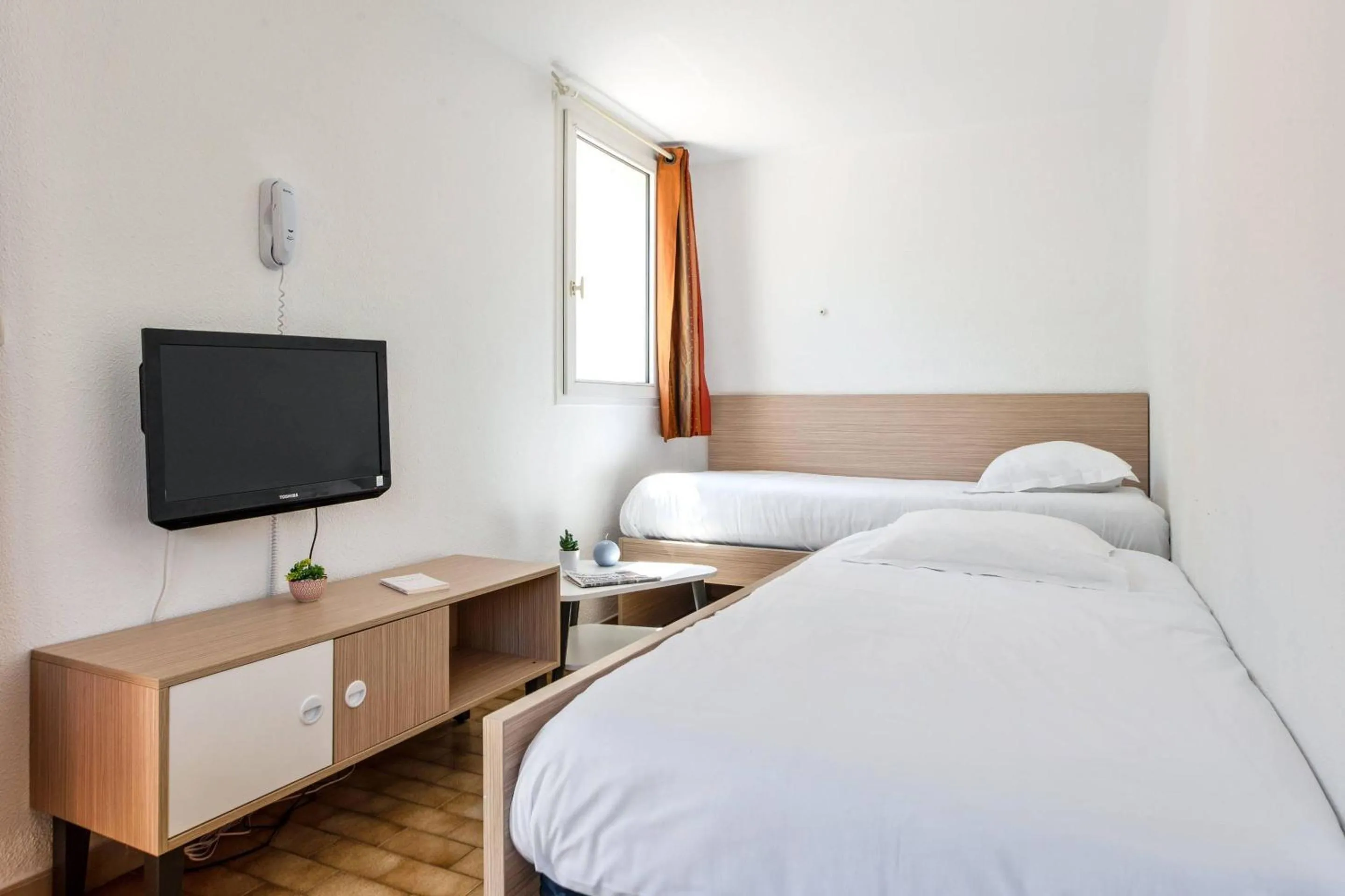 Bedroom, Bed in Comfort Aparthotel Mandelieu la Napoule Village