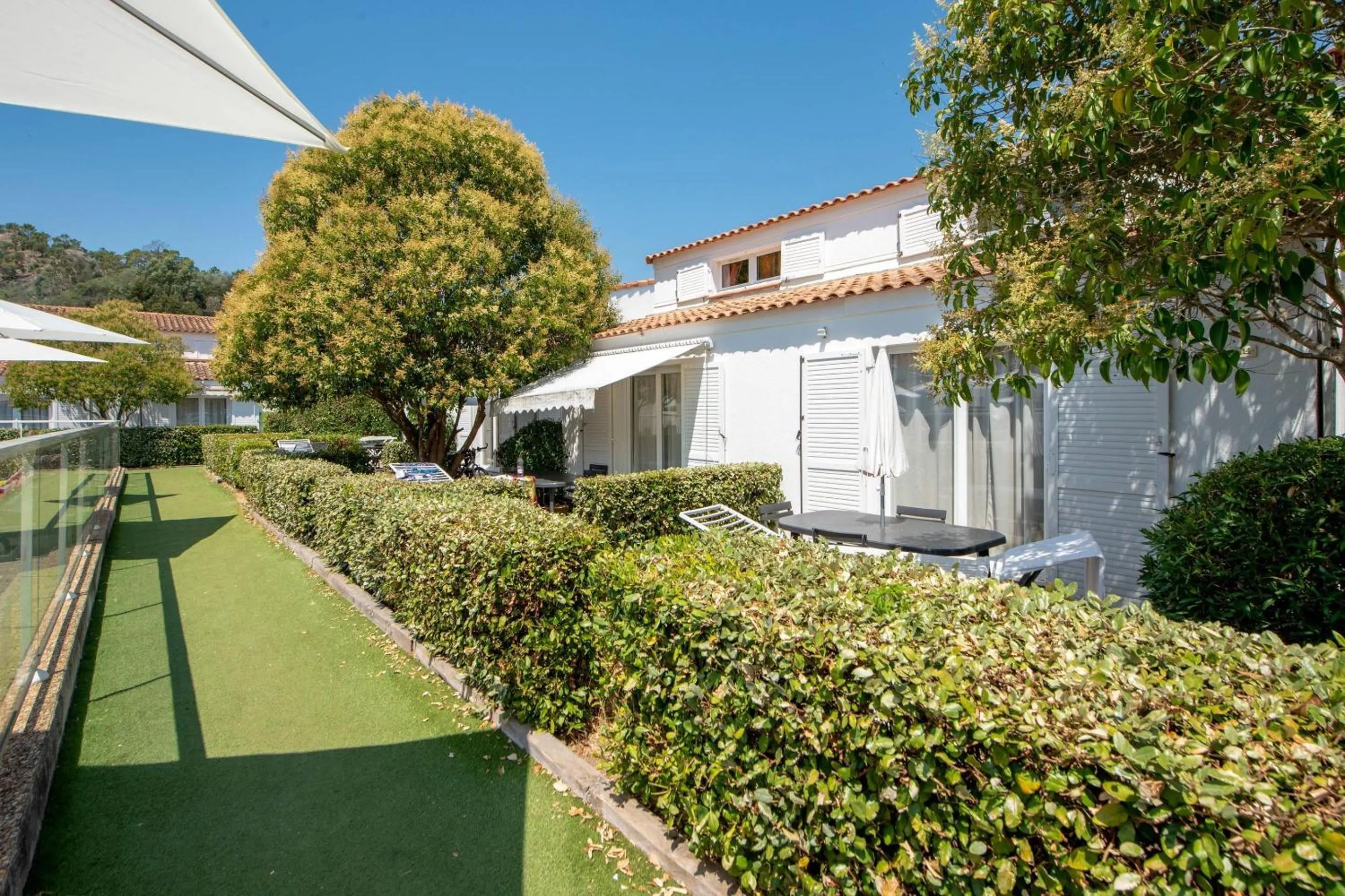 Property building in Comfort Aparthotel Mandelieu la Napoule Village