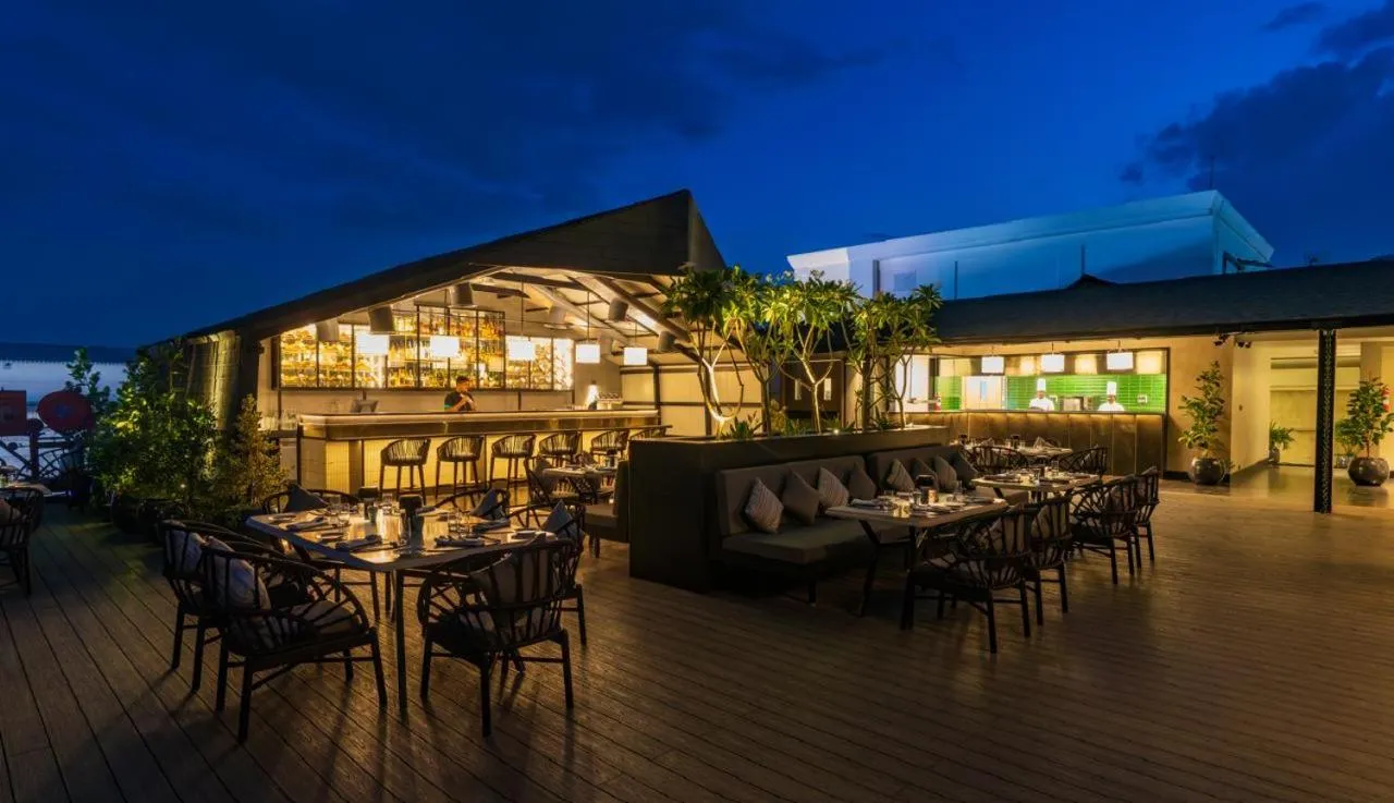 Restaurant/places to eat in The Residency Towers Puducherry