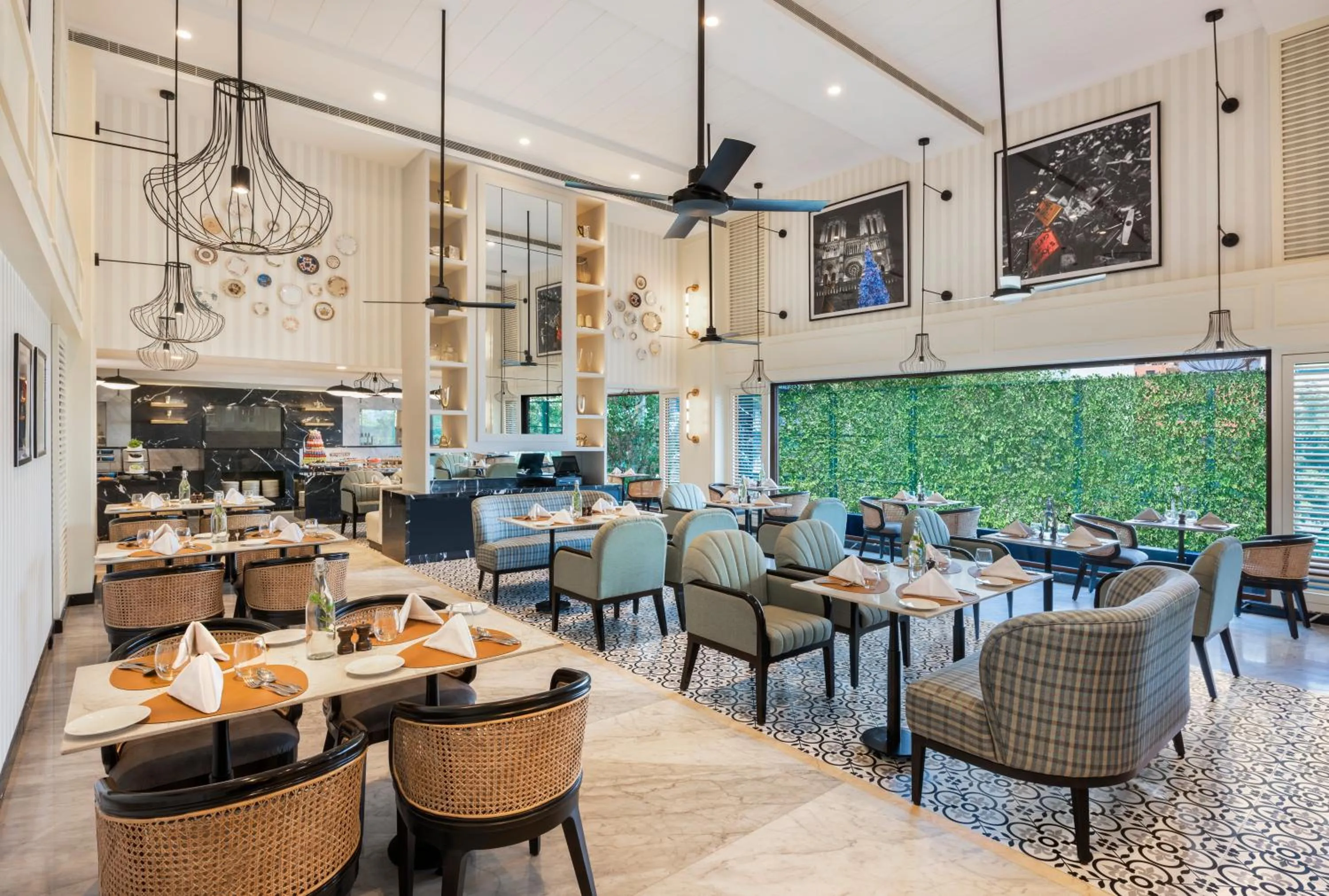 Restaurant/places to eat in The Residency Towers Puducherry