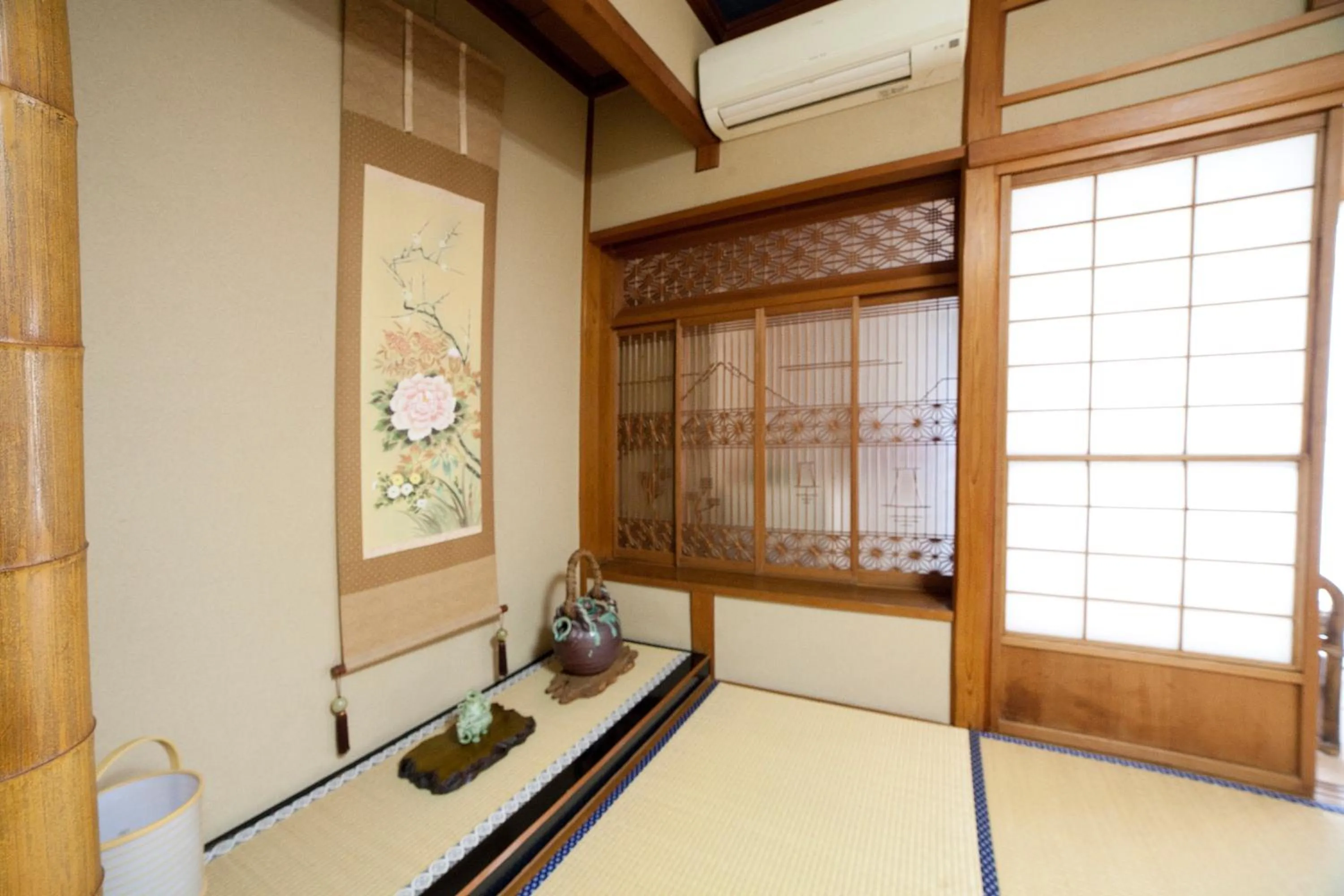 Photo of the whole room in Hinodeya