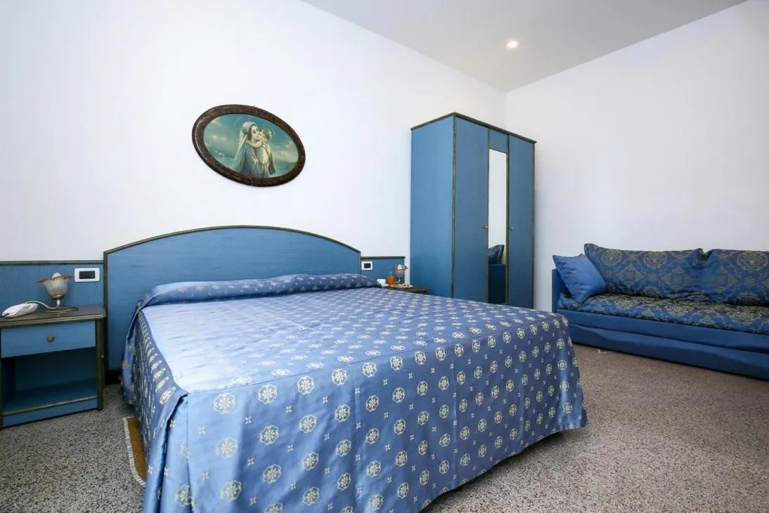 Bed in Hotel Villa Centa