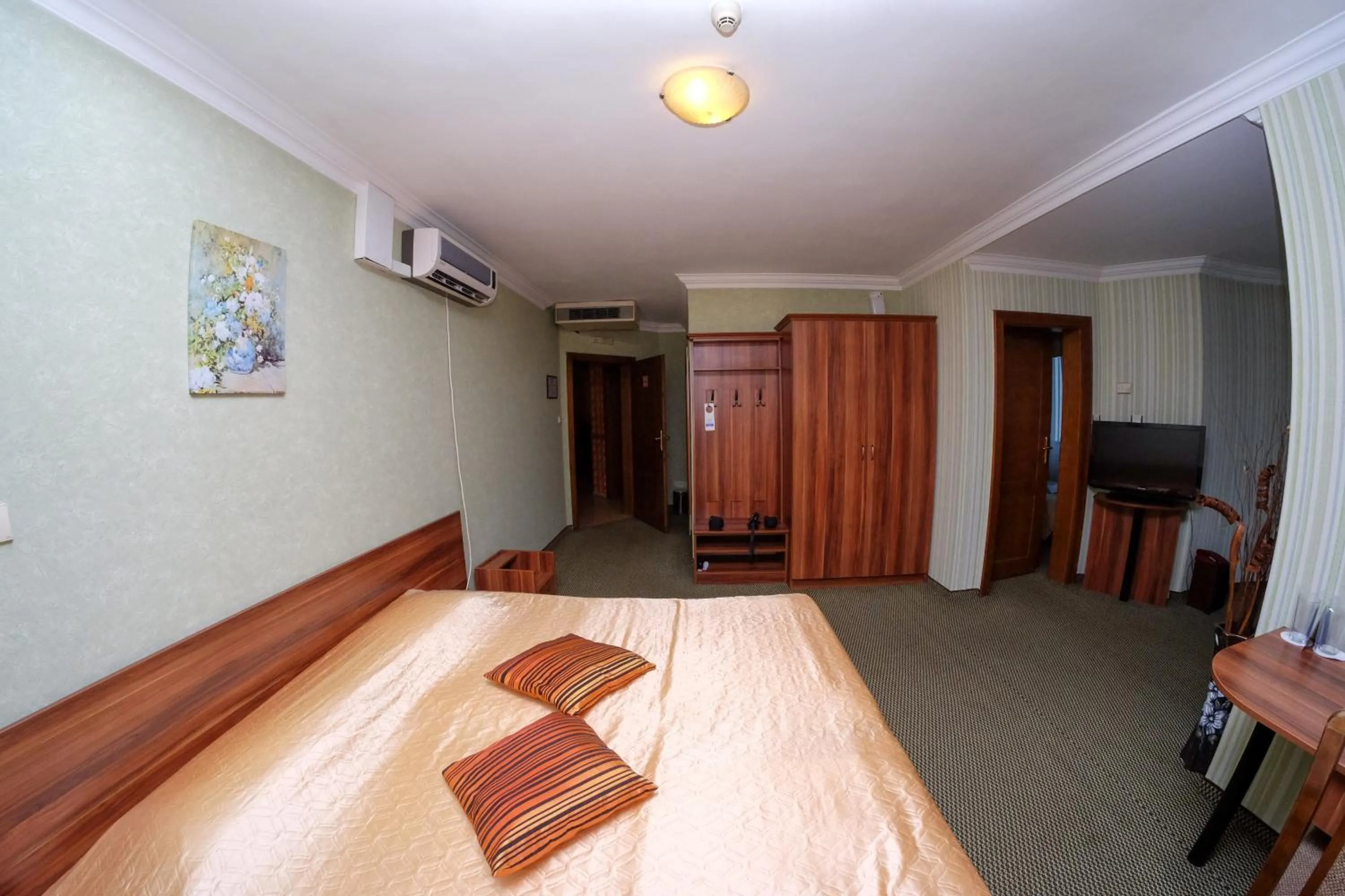Photo of the whole room, Bed in Haskovo Hotel