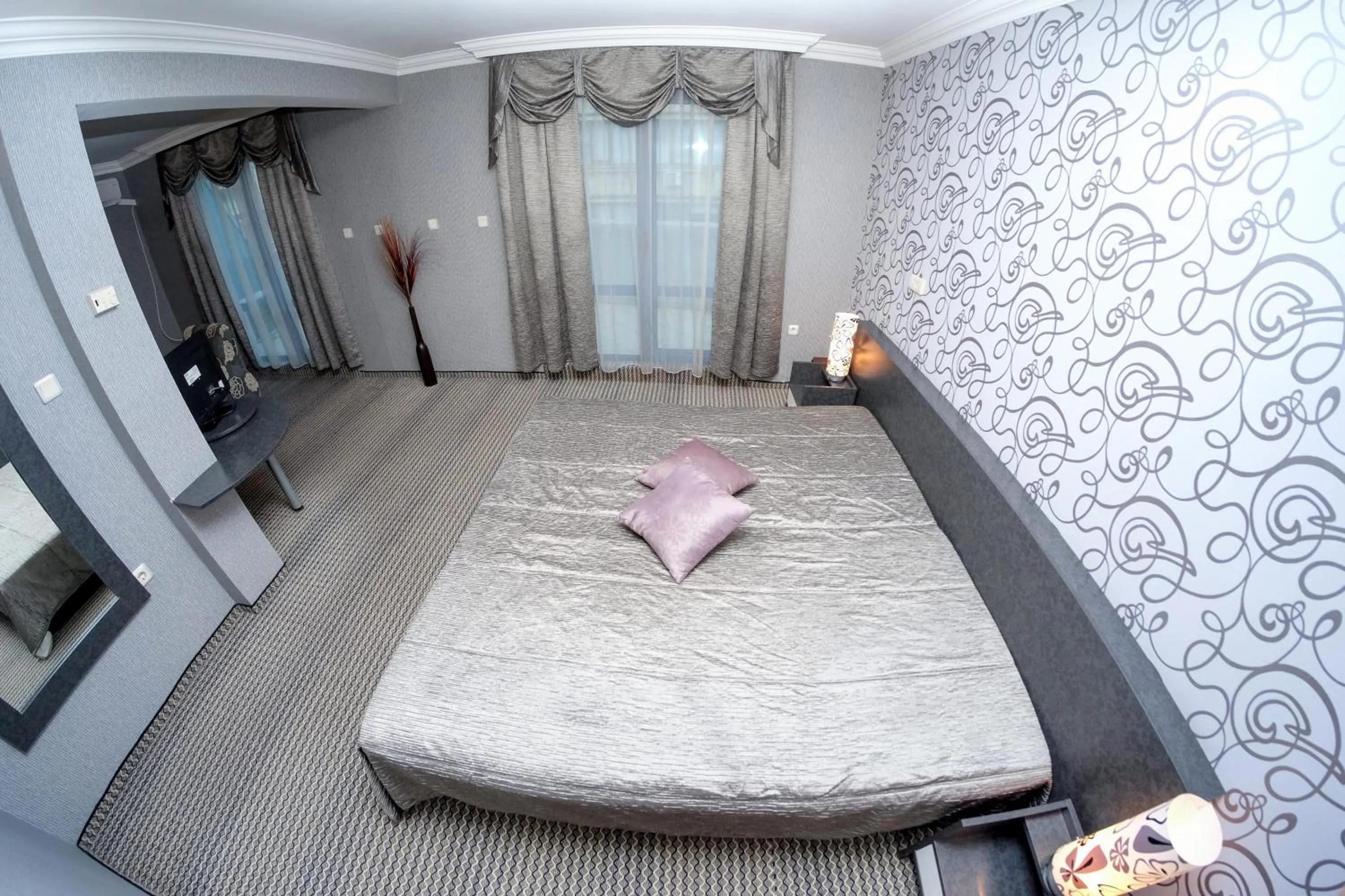 Bedroom, Bed in Haskovo Hotel