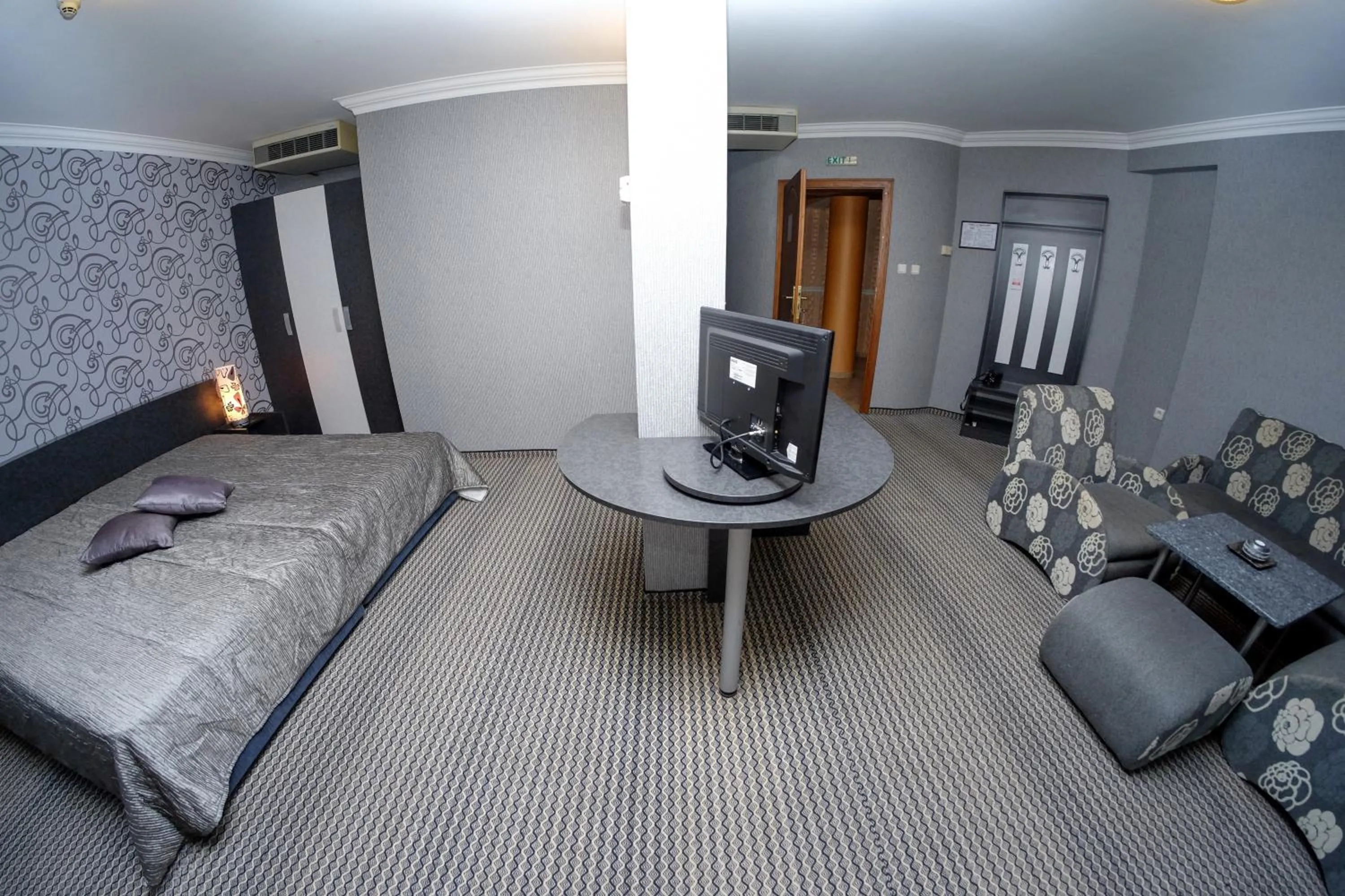 Bedroom, Bed in Haskovo Hotel