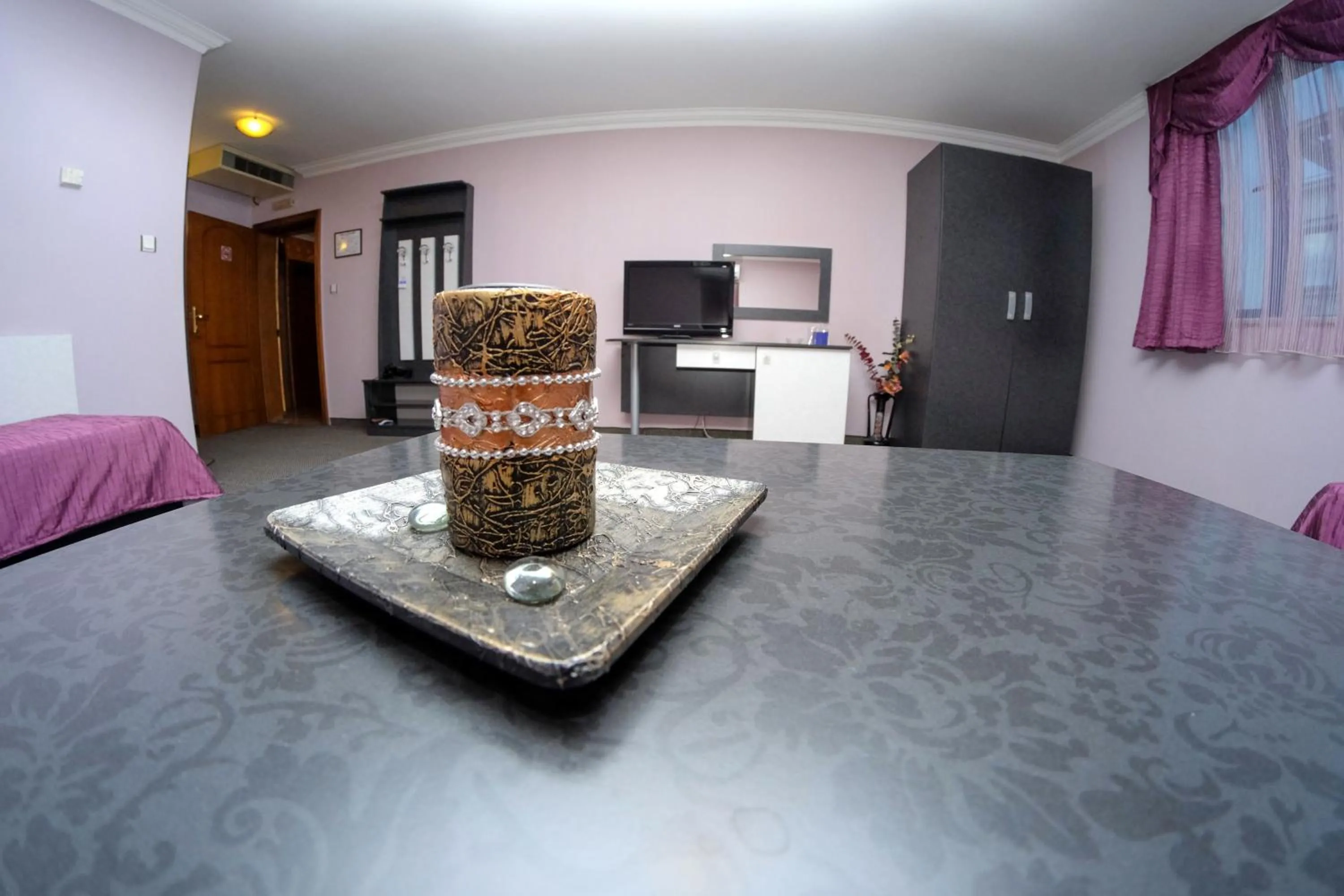 Communal lounge/ TV room in Haskovo Hotel