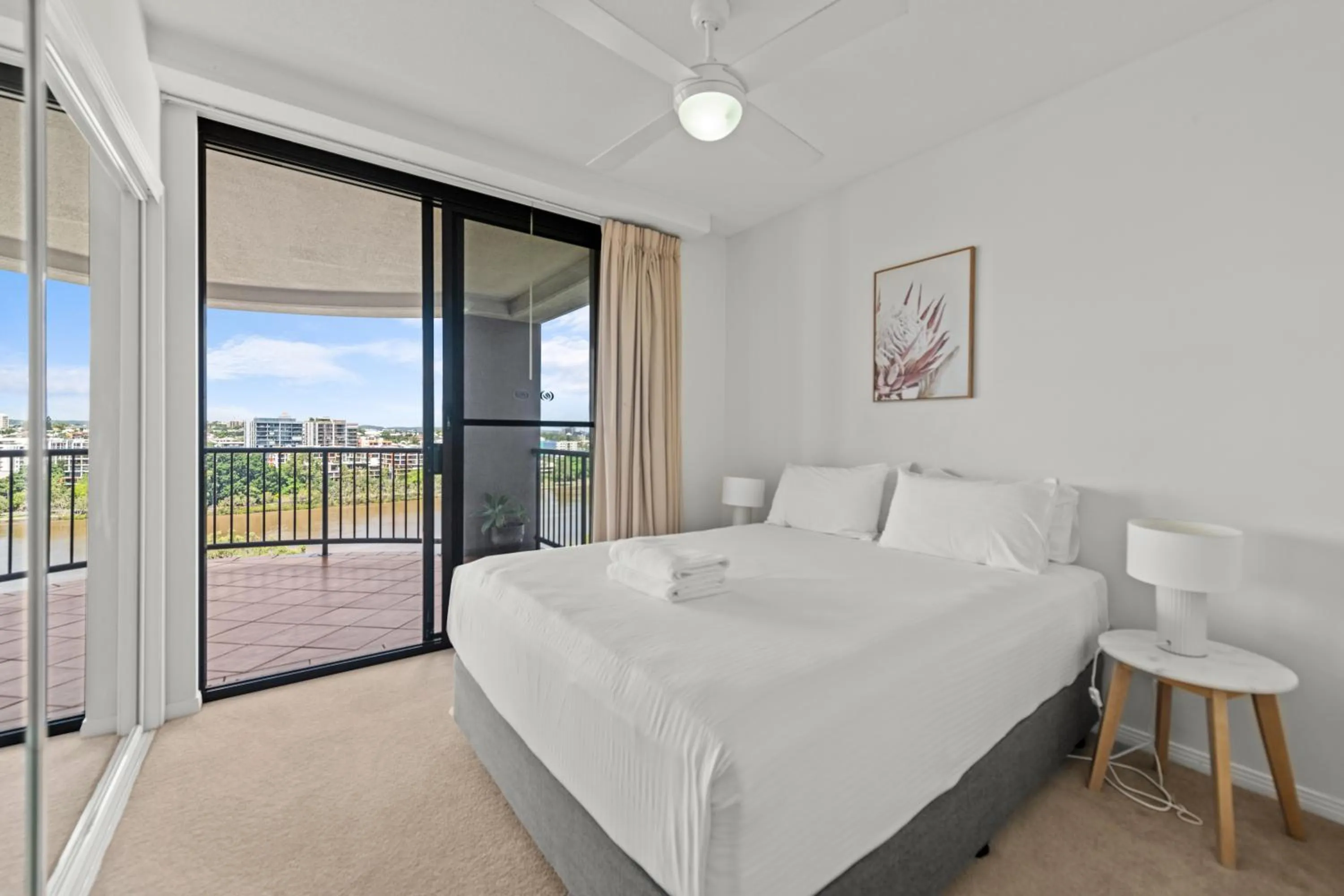 Bedroom, Bed in The Oasis Apartments