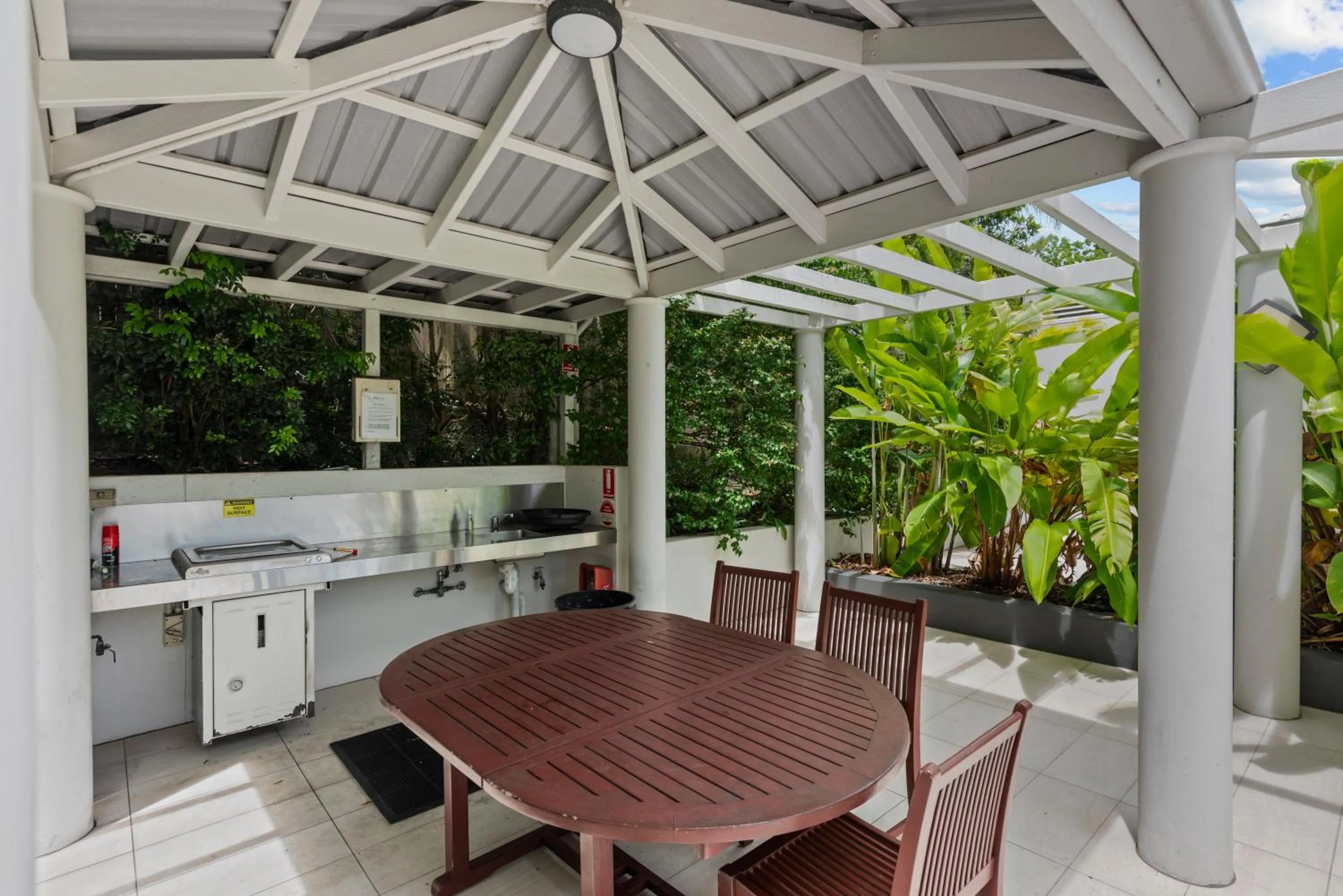 BBQ facilities in The Oasis Apartments