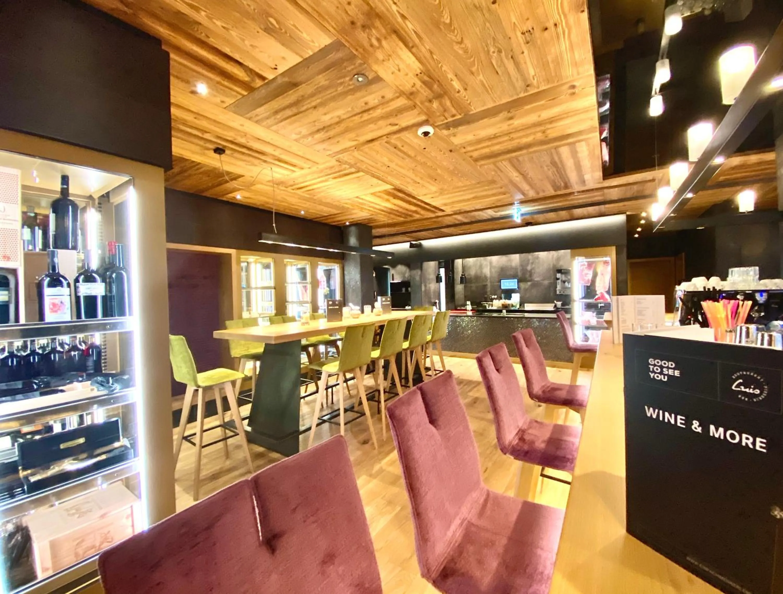 Restaurant/places to eat in Suites Nauders by mein Almhof Superior