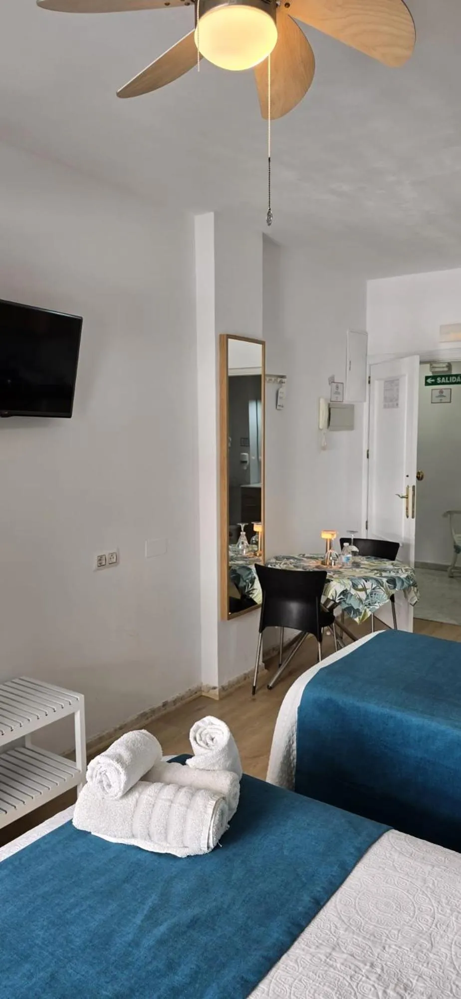 Photo of the whole room, Bed in Candisol Cozy Inns